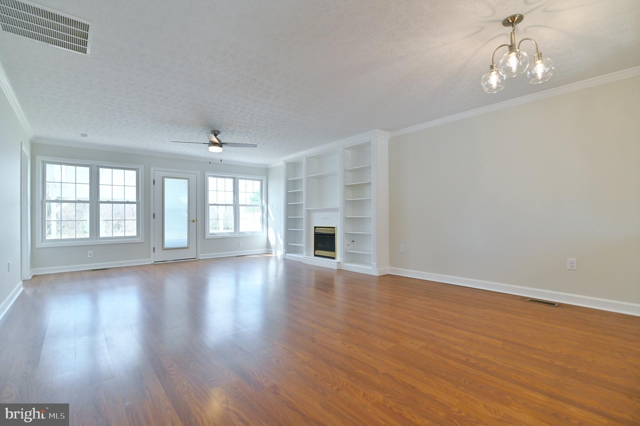 SOUTHRIDGE VILLAS - Residential