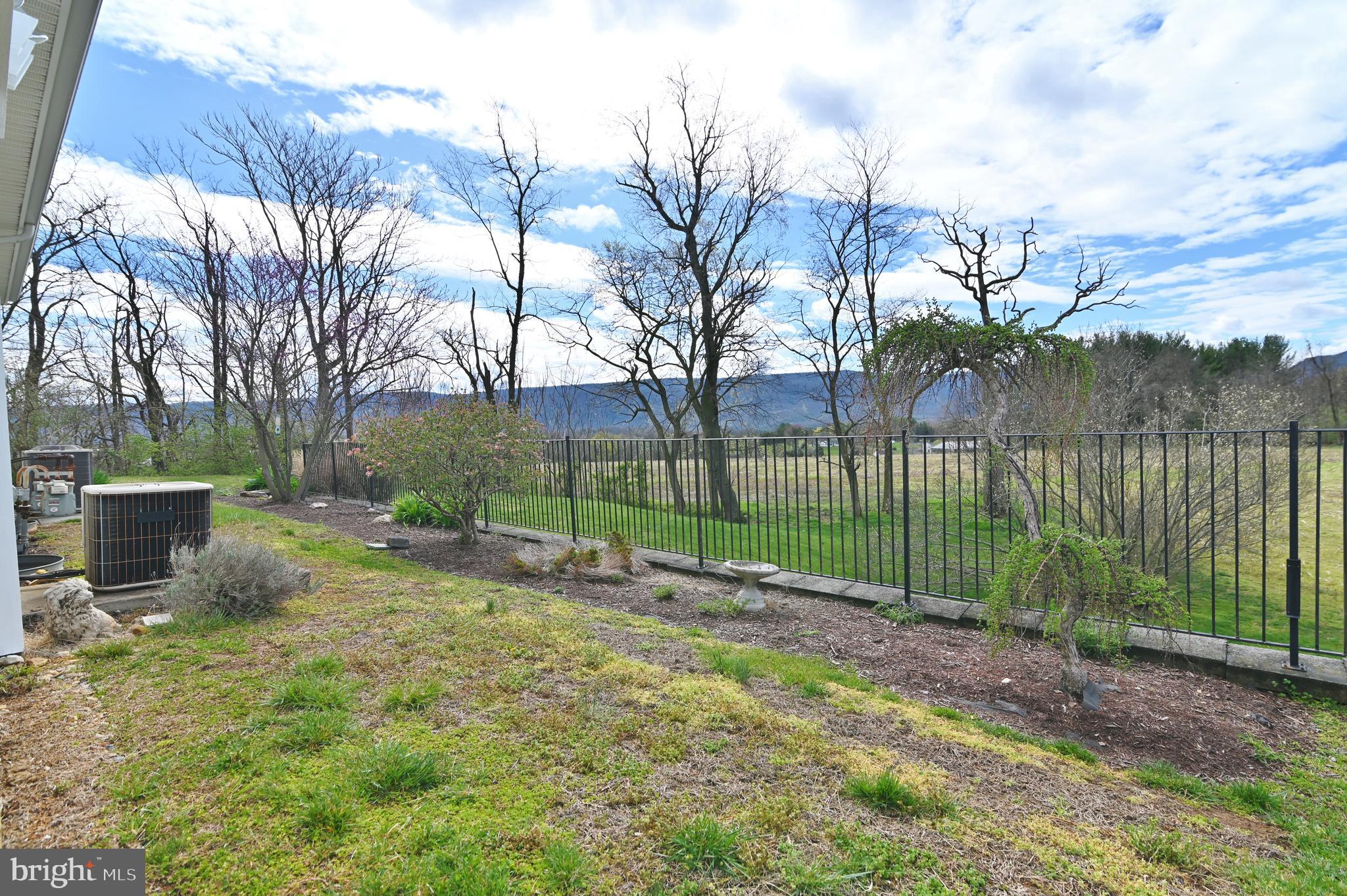 SOUTHRIDGE VILLAS - Residential