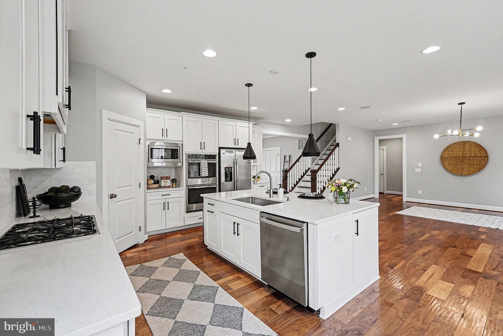 POTOMAC SHORES - Residential