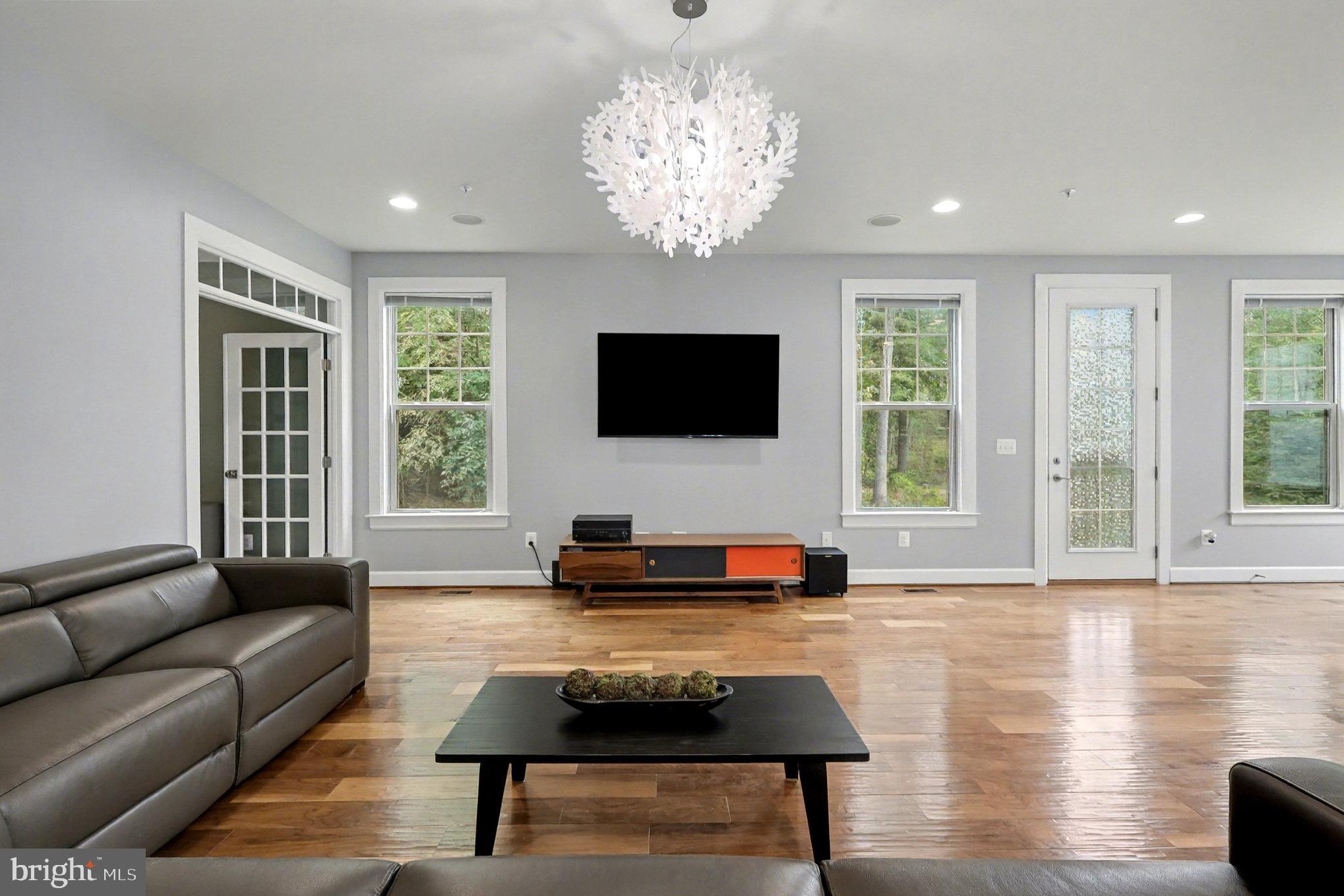 POTOMAC SHORES - Residential