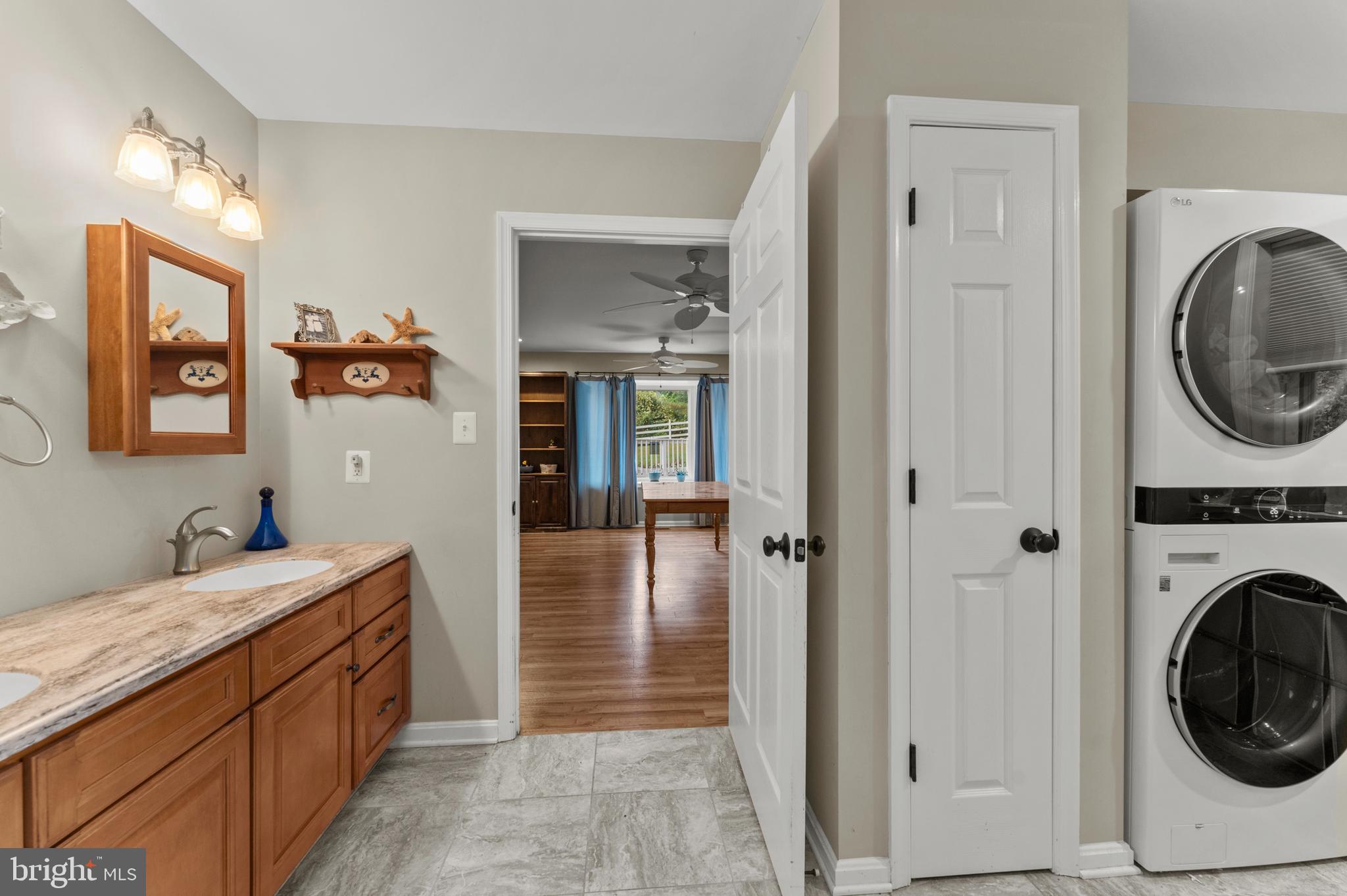 SCOTTS RIDGE - Residential