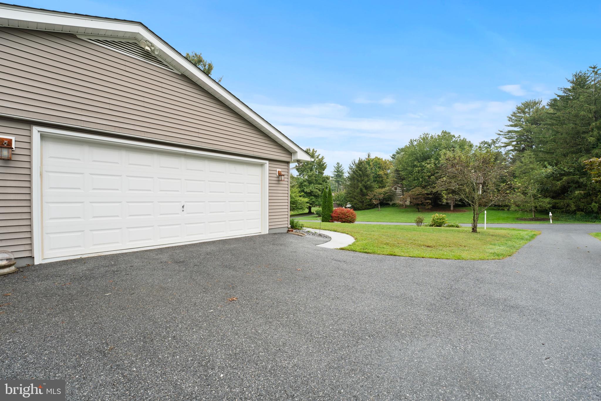 SCOTTS RIDGE - Residential