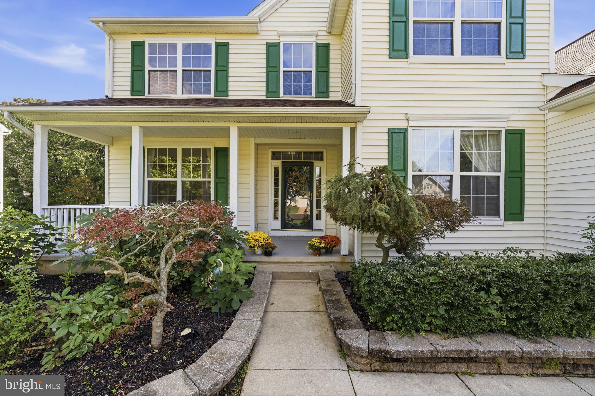 728 HORSESHOE LANE