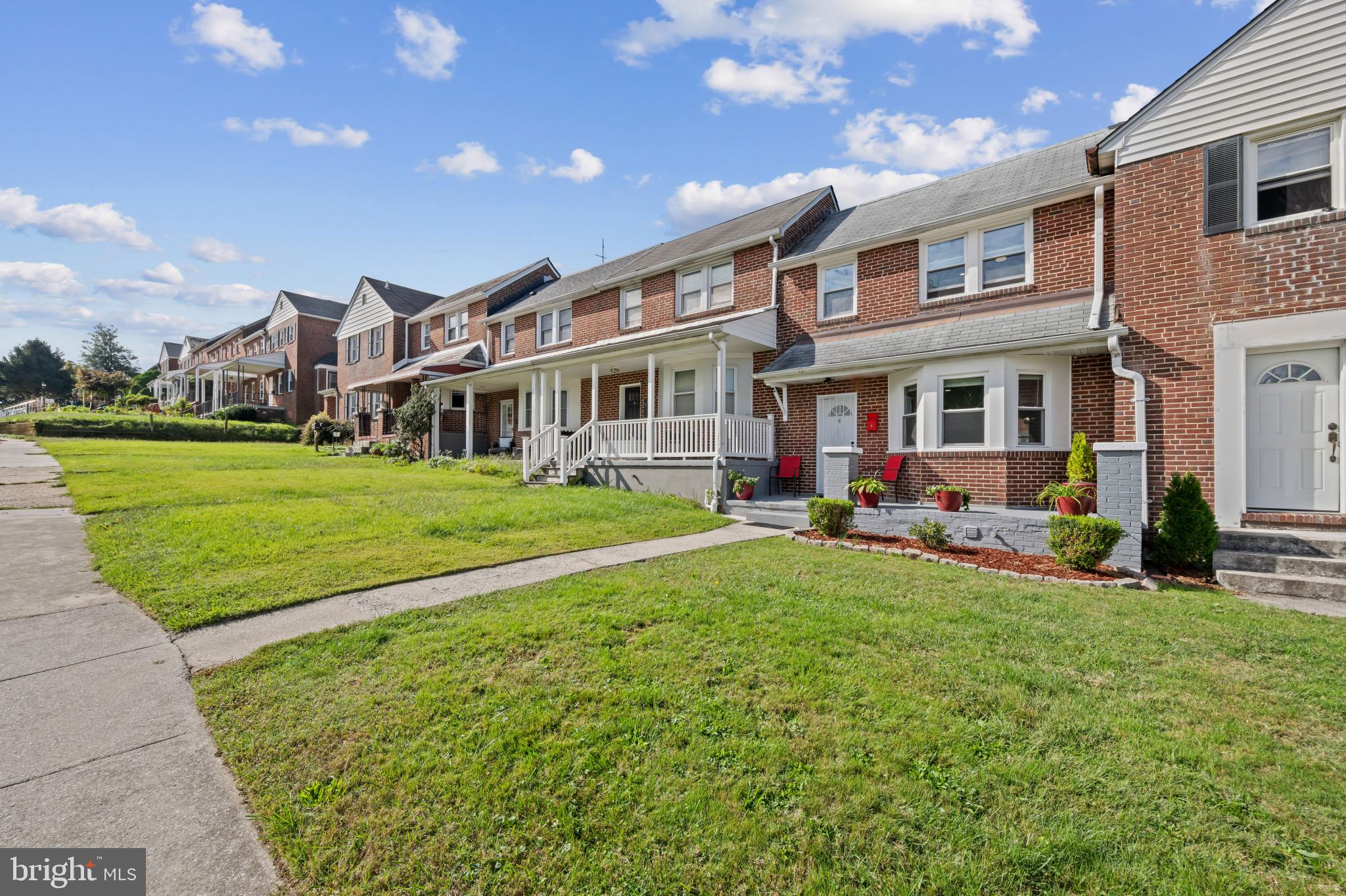4 MAPLE DRIVE