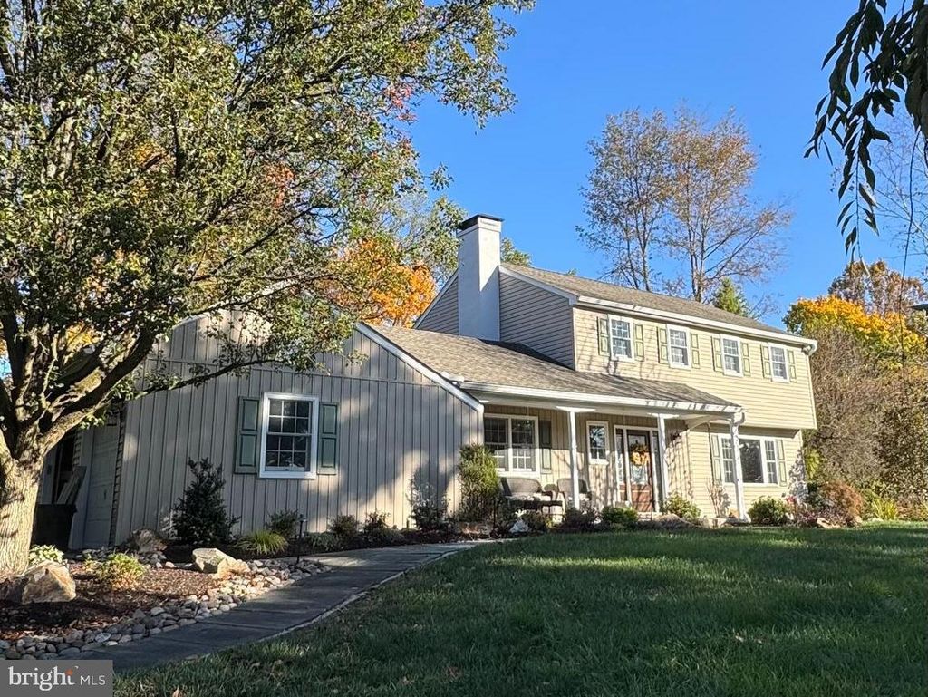 Photo of 140 Christine Drive, DOWNINGTOWN, PA 19335 (MLS # PACT2111004)