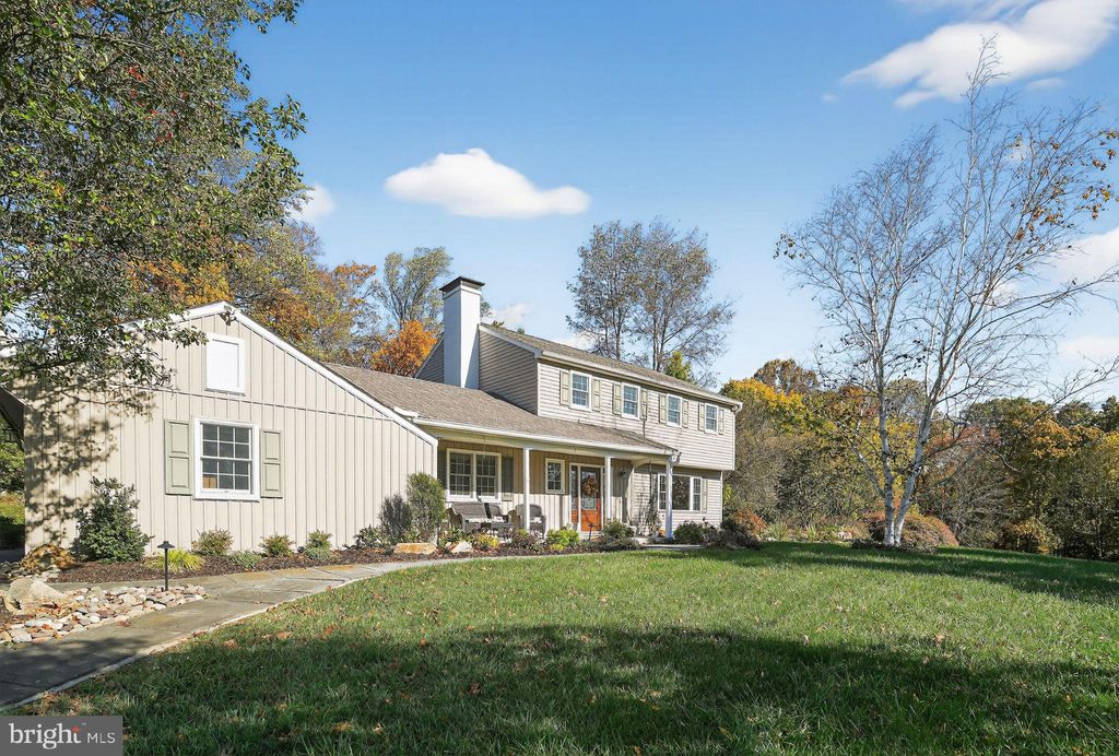 Photo of 140 Christine Drive, DOWNINGTOWN, PA 19335 (MLS # PACT2111004)