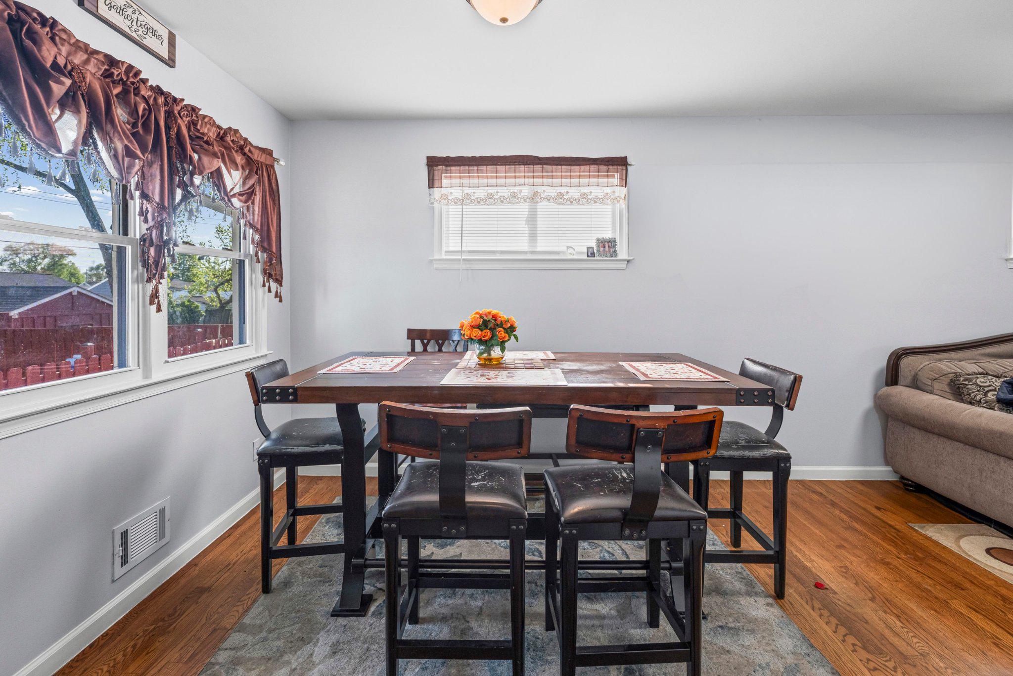 ARUNDEL GARDENS - Residential