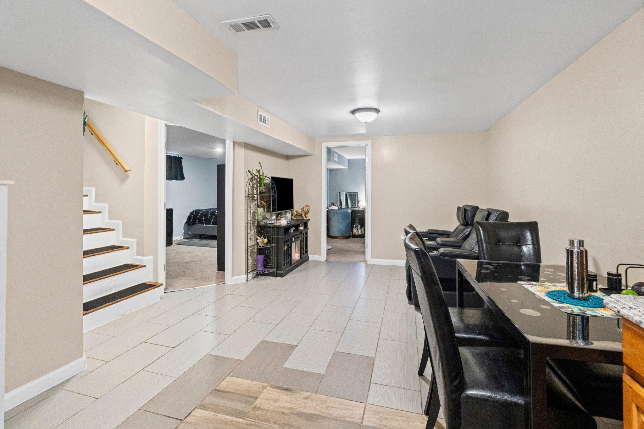 ARUNDEL GARDENS - Residential