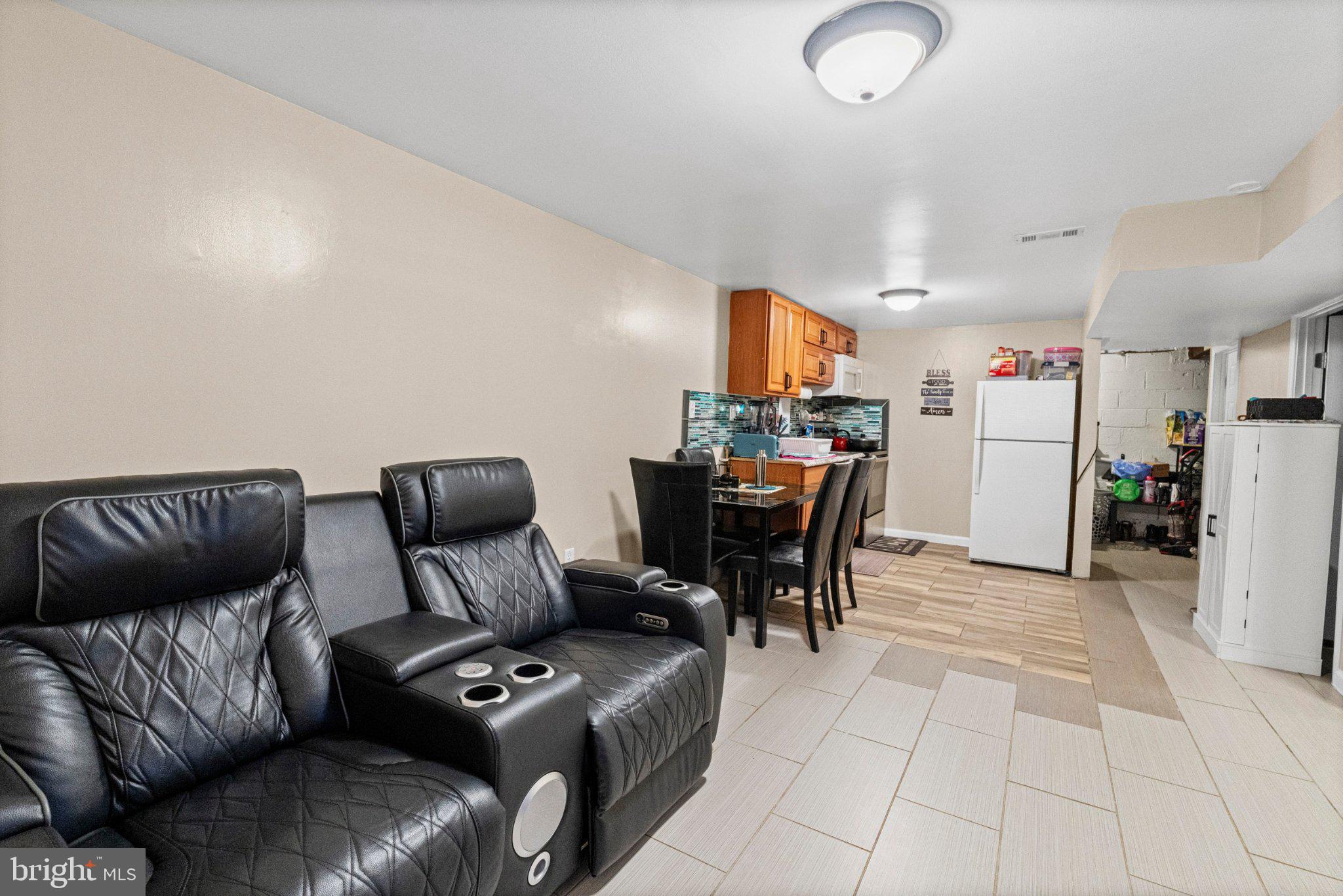 ARUNDEL GARDENS - Residential