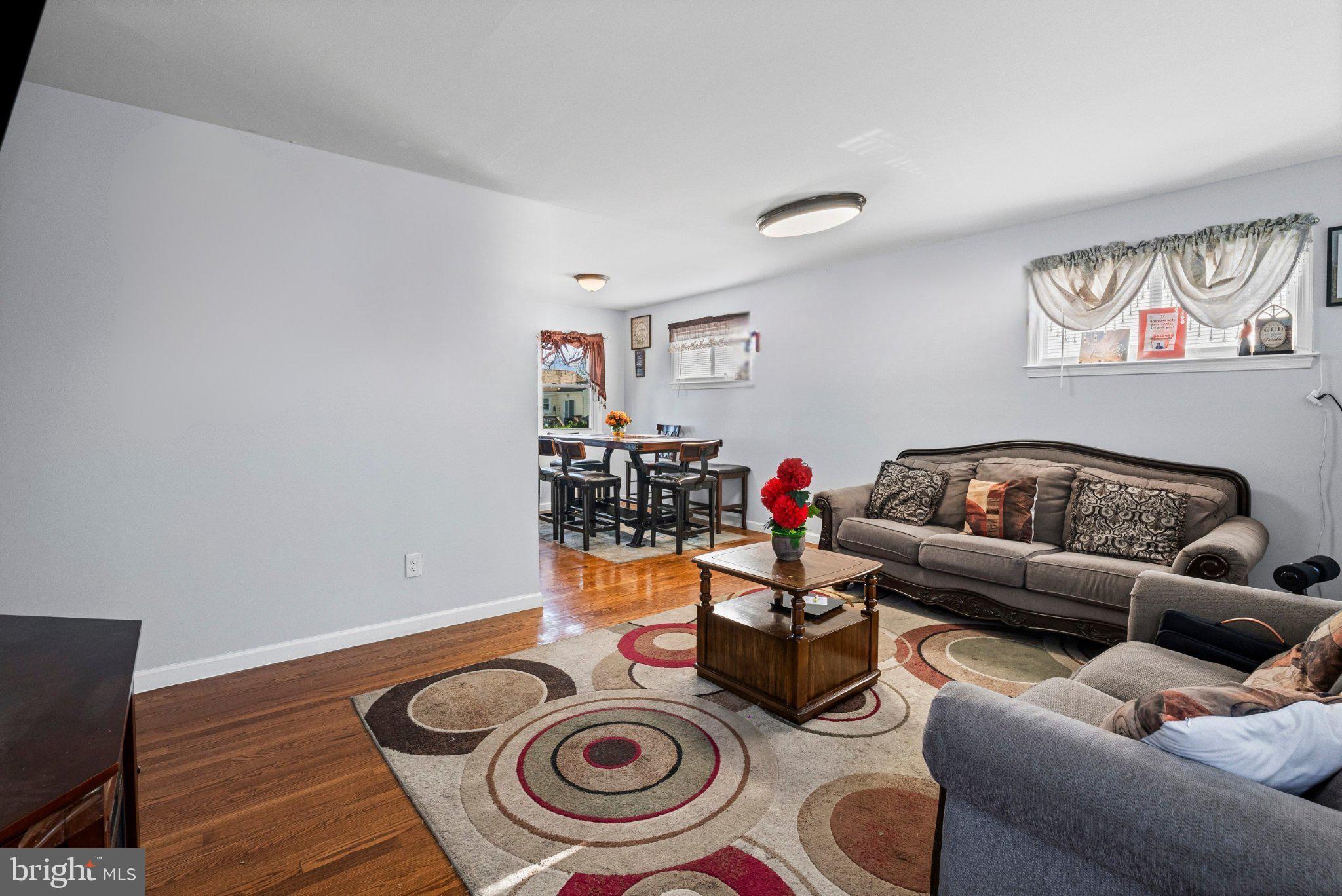 ARUNDEL GARDENS - Residential