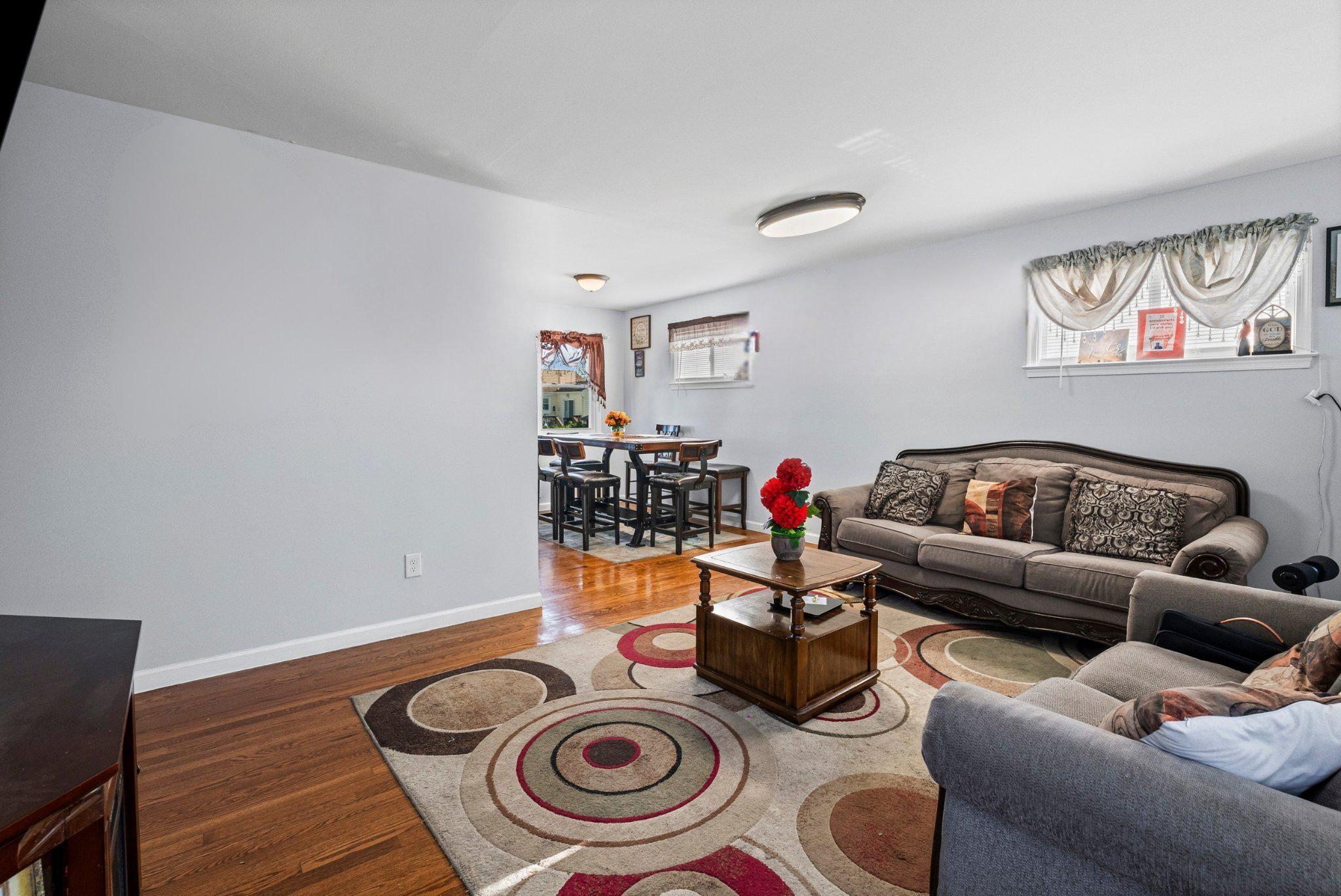 ARUNDEL GARDENS - Residential