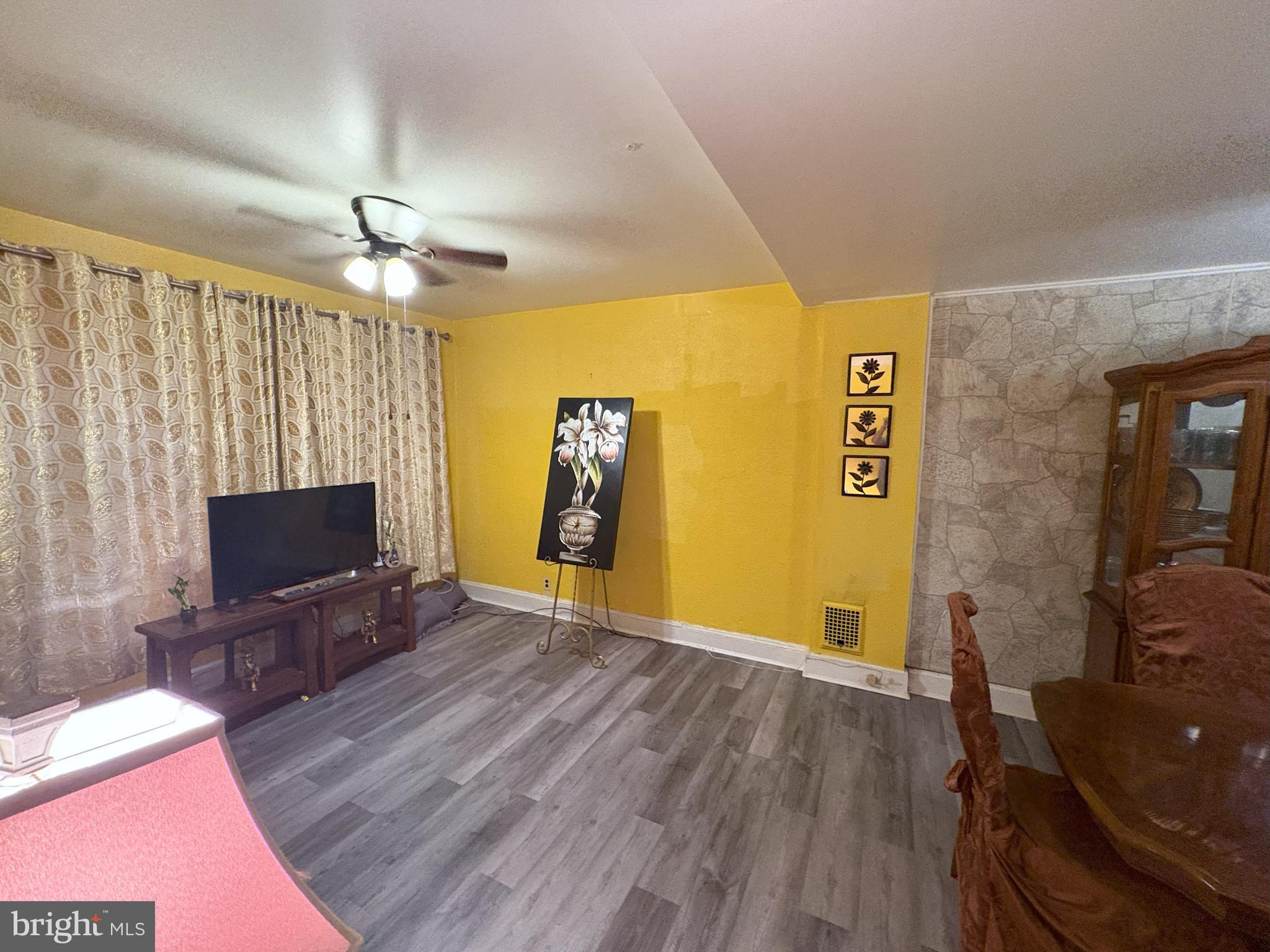 POINT BREEZE - Residential