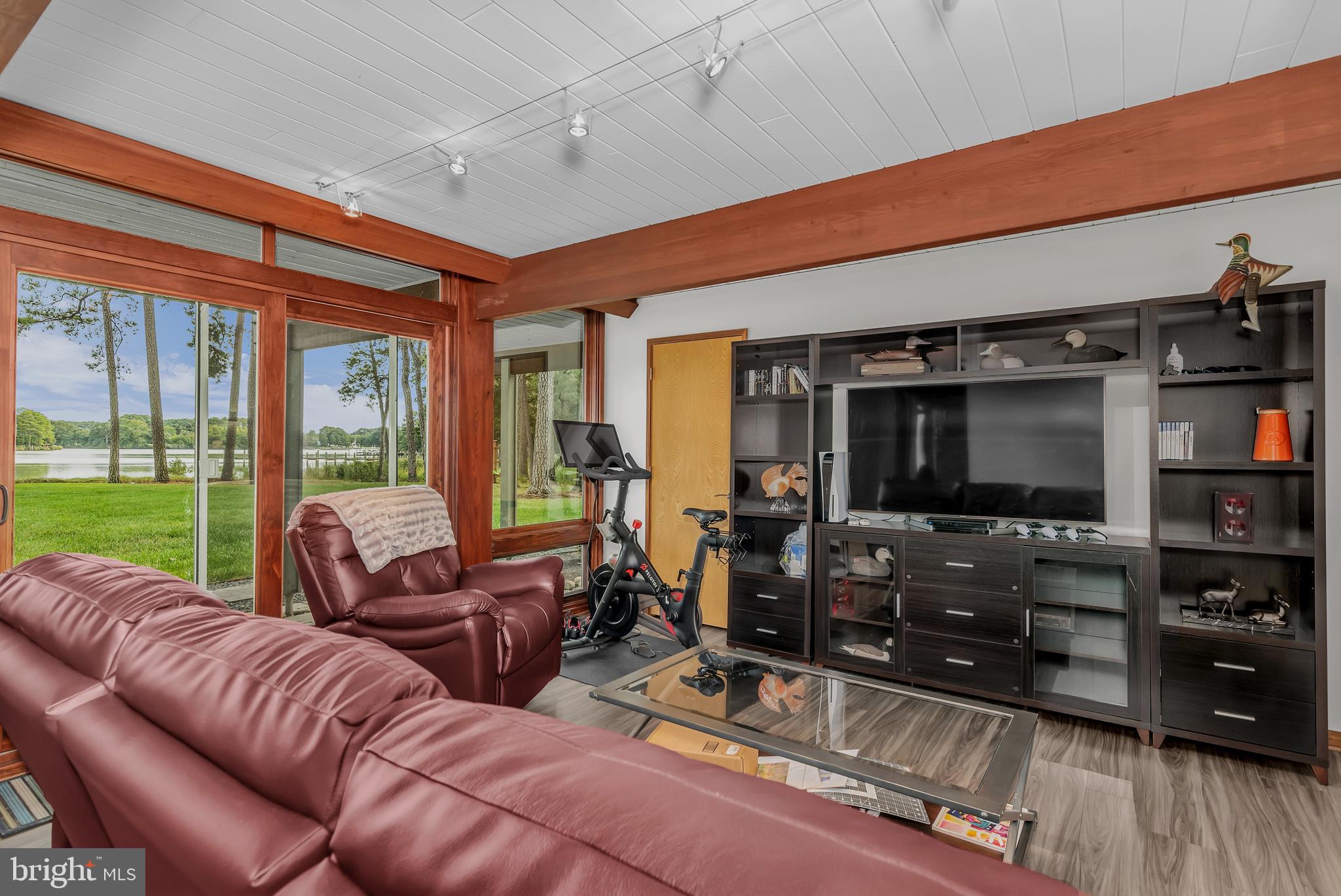 ROYAL OAK - Residential