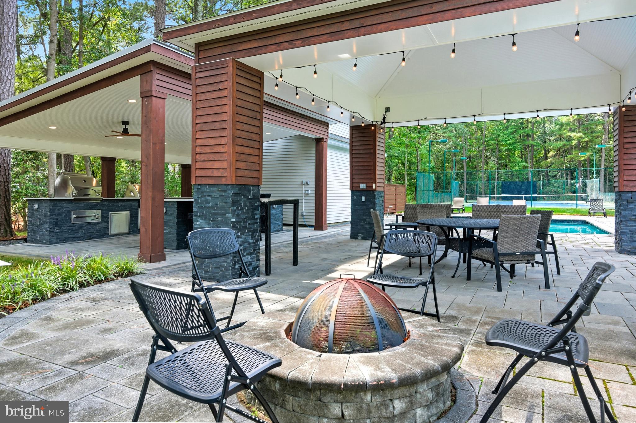 ROYAL OAK - Residential