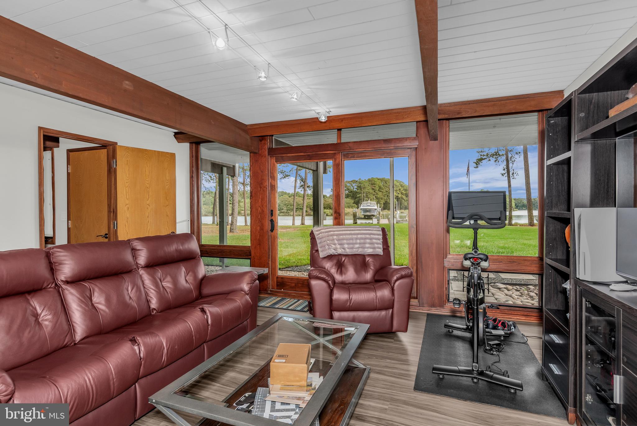 ROYAL OAK - Residential