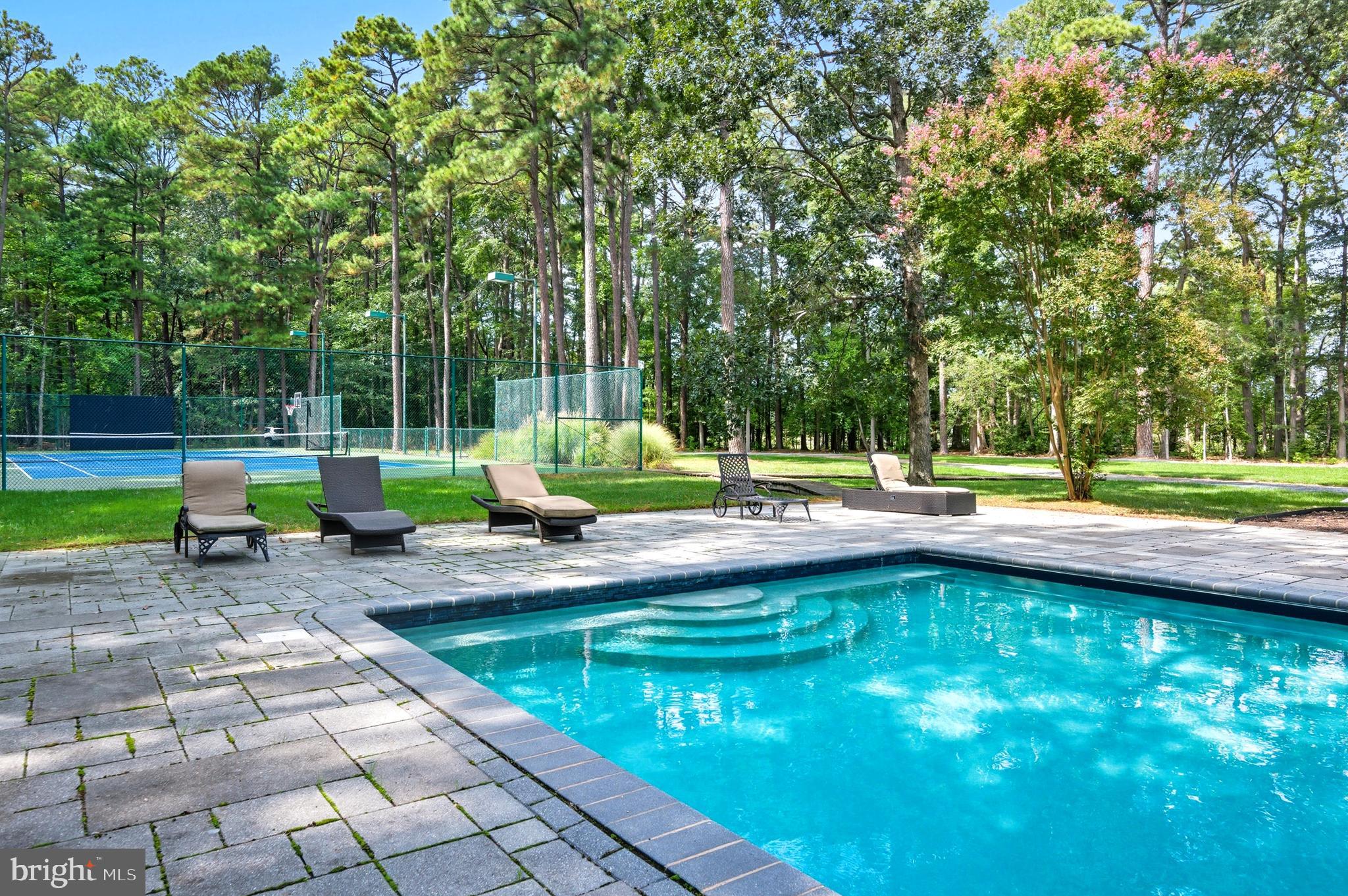 ROYAL OAK - Residential