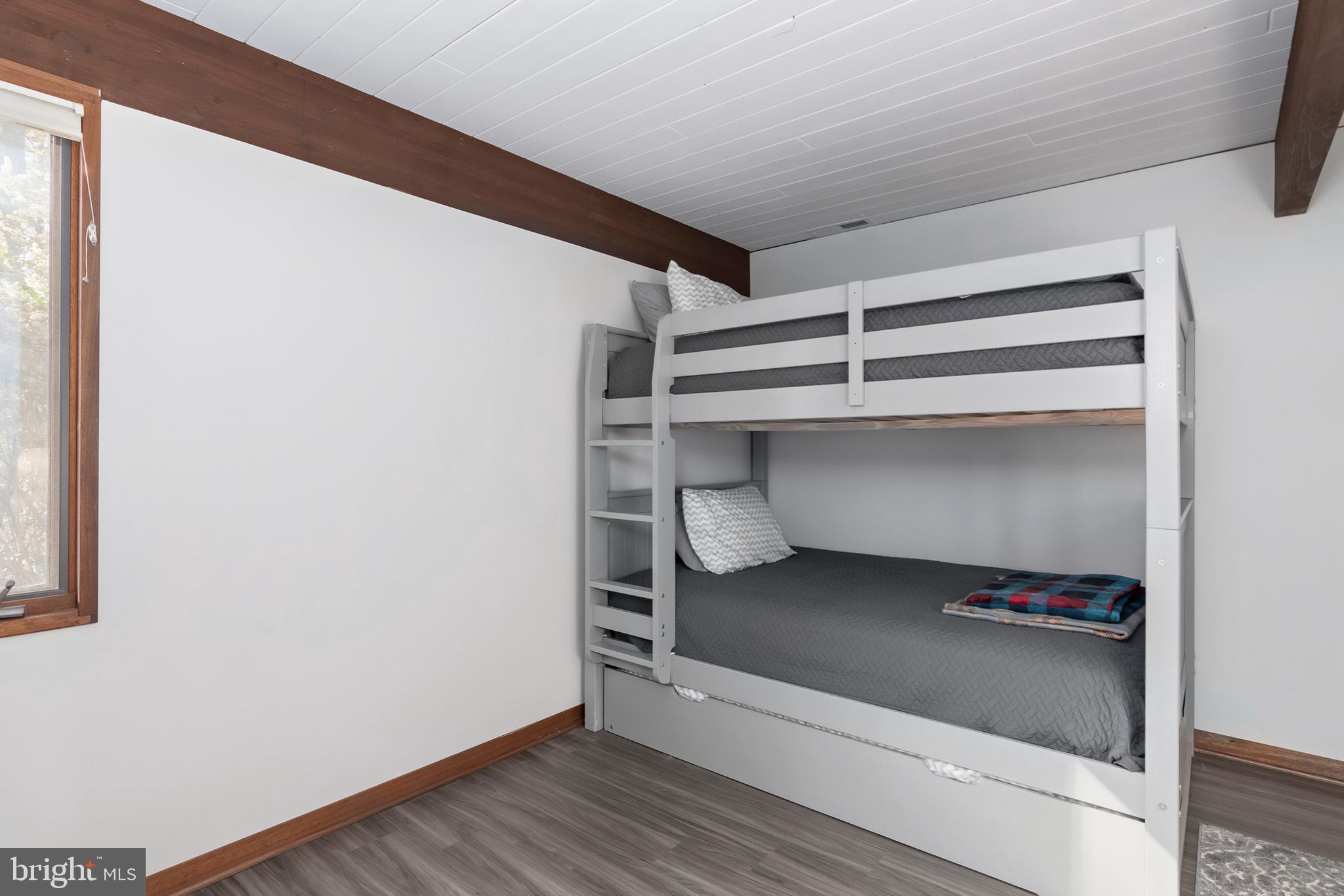 ROYAL OAK - Residential