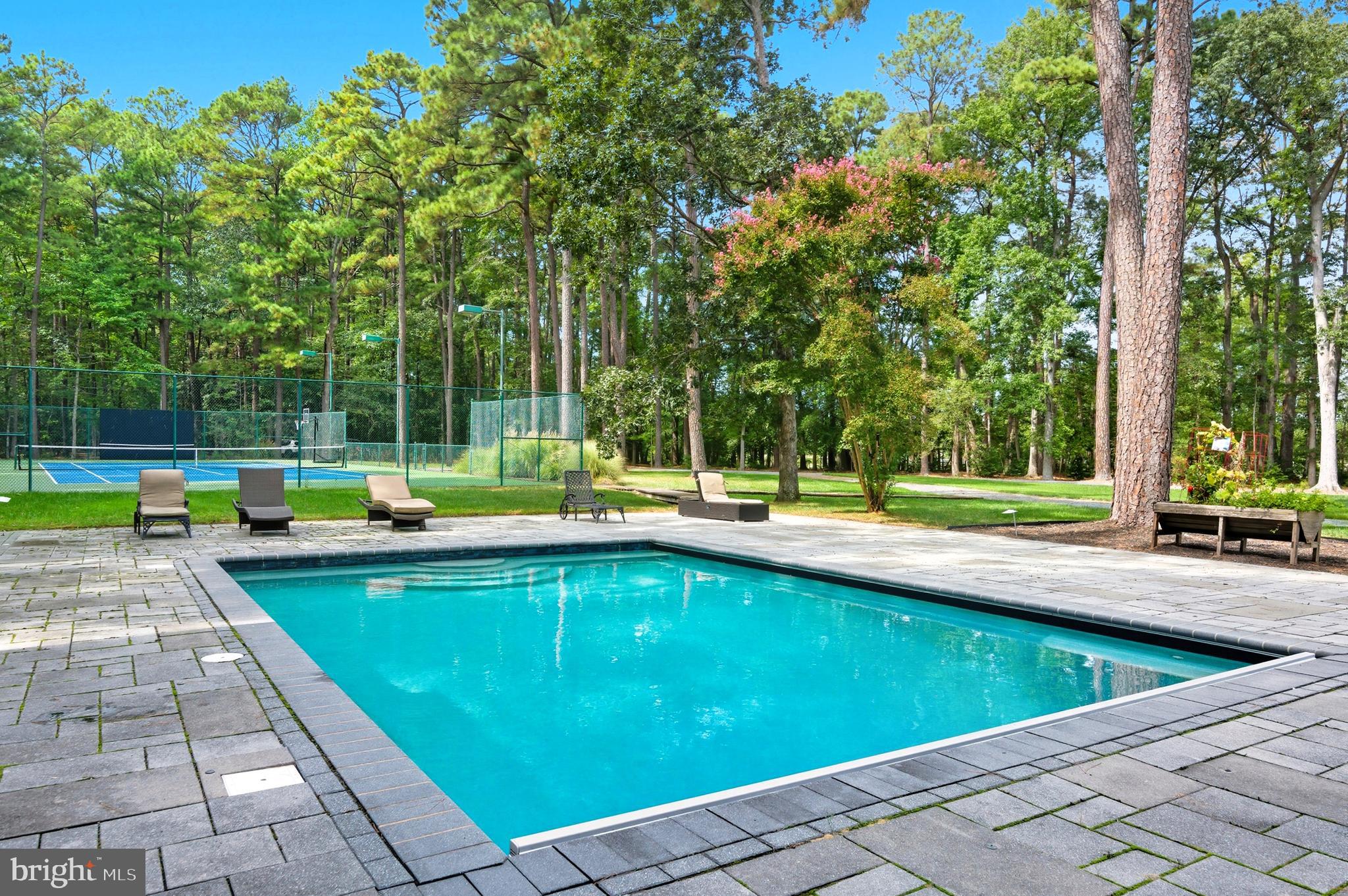 ROYAL OAK - Residential