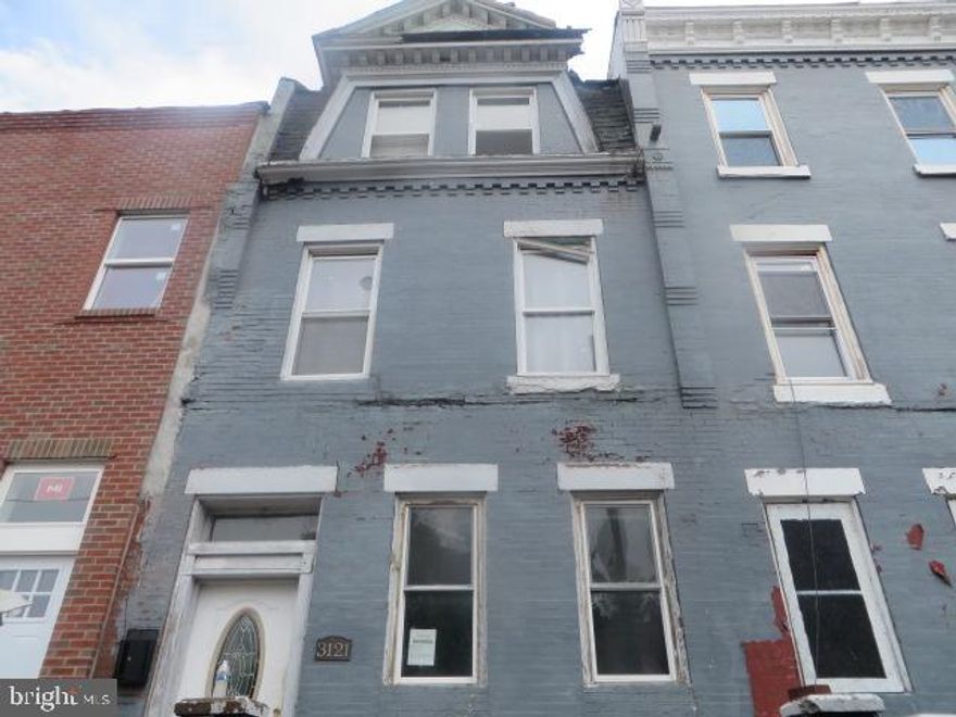 Large 3 story, porch front Duplex consisting of a one bedroom apartment on the 1st floor and a huge, bi-level, 3 bedroom apartment on the 2nd and 3rd Floors.  Ready for rehab.  New Construction and new rehabs on this block.! Tremendous income potential.  Located within walking distance to Fairmount Park and close to the Philadelphia zoo, Art Museum and Center City Philadelphia. Excellent Brewerytown opportunity.
