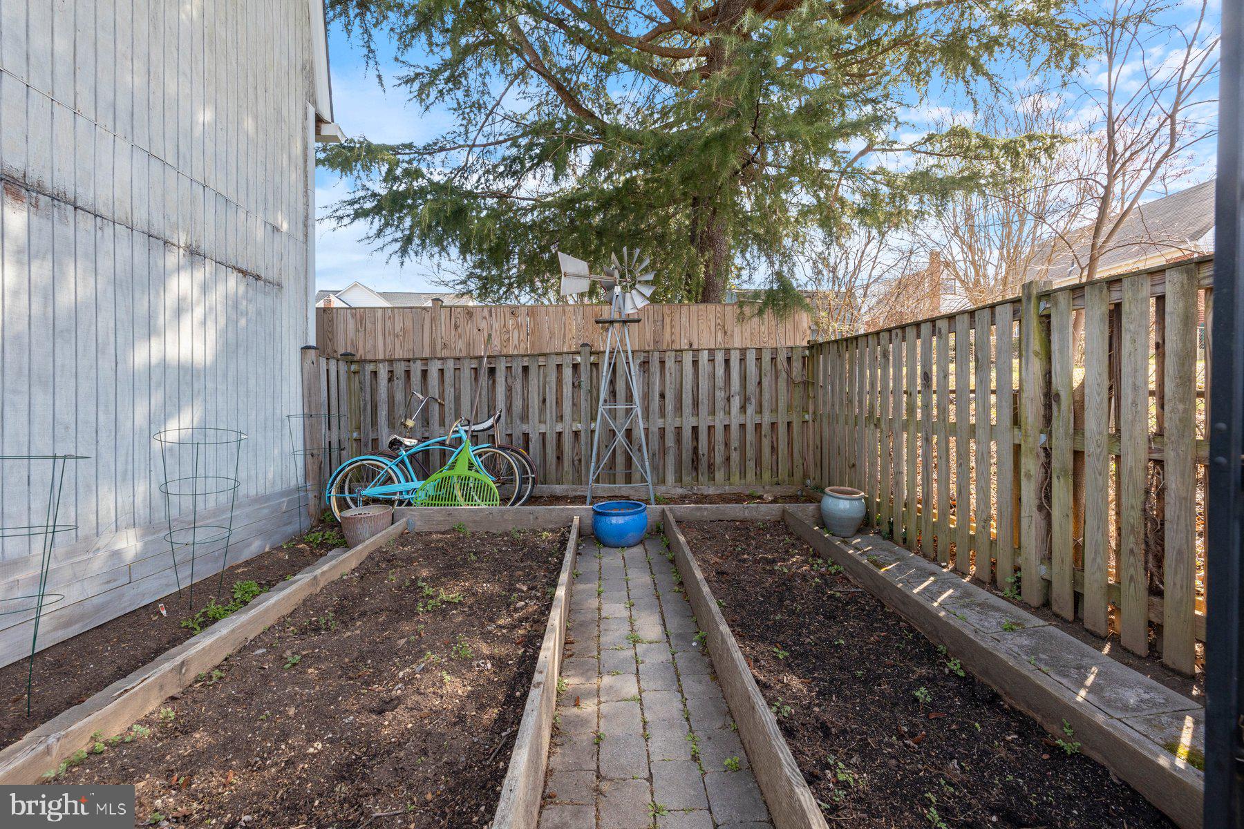 GARRETT PARK ESTATES - Residential