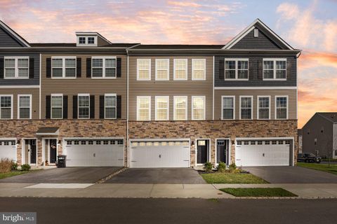 69 SISTER'S FARMSTEAD ROAD MOUNT LAUREL NJ 08054