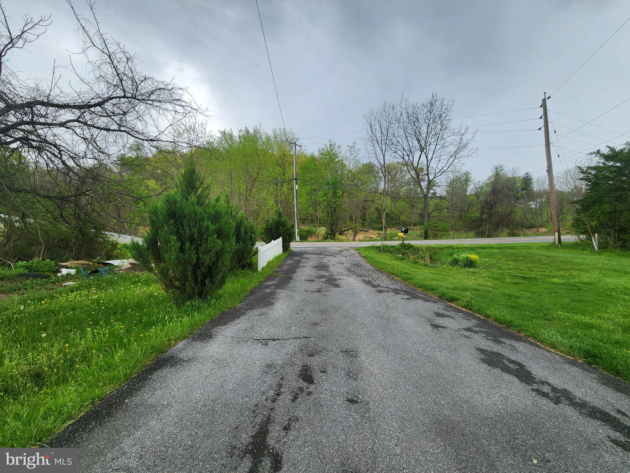 1049 POOLE ROAD