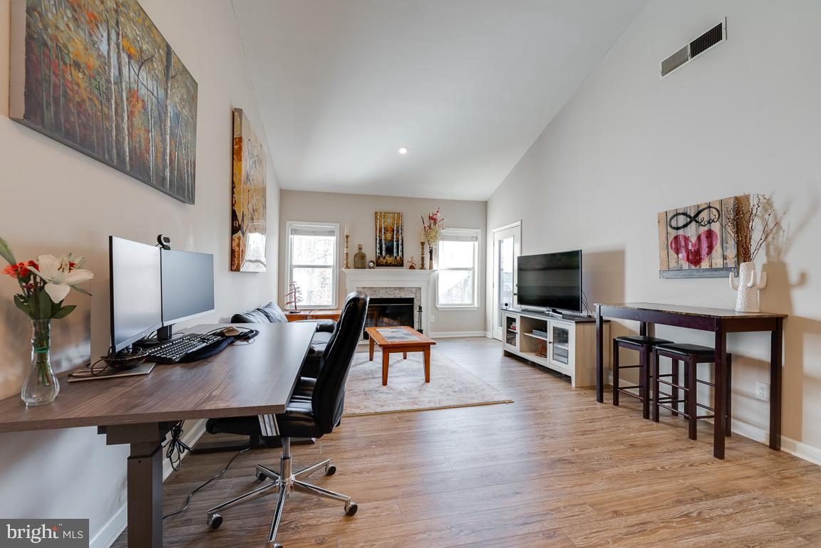 STONECROFT CONDO - Residential