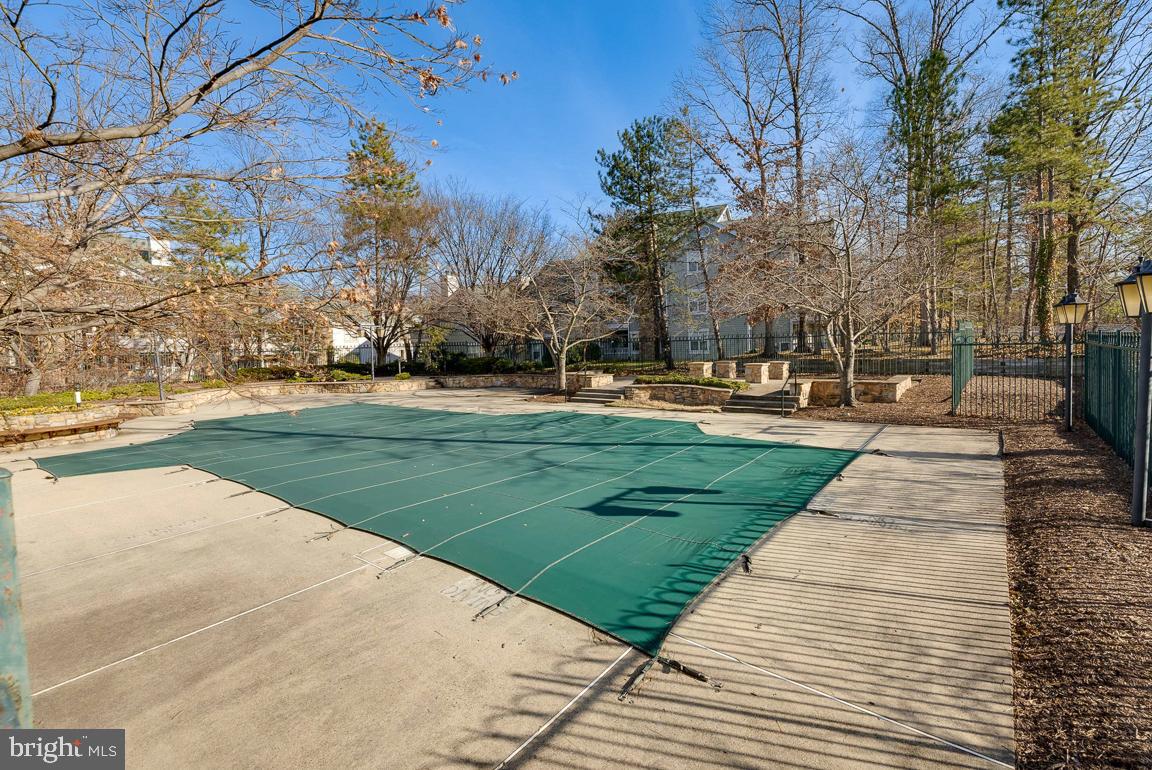 STONECROFT CONDO - Residential