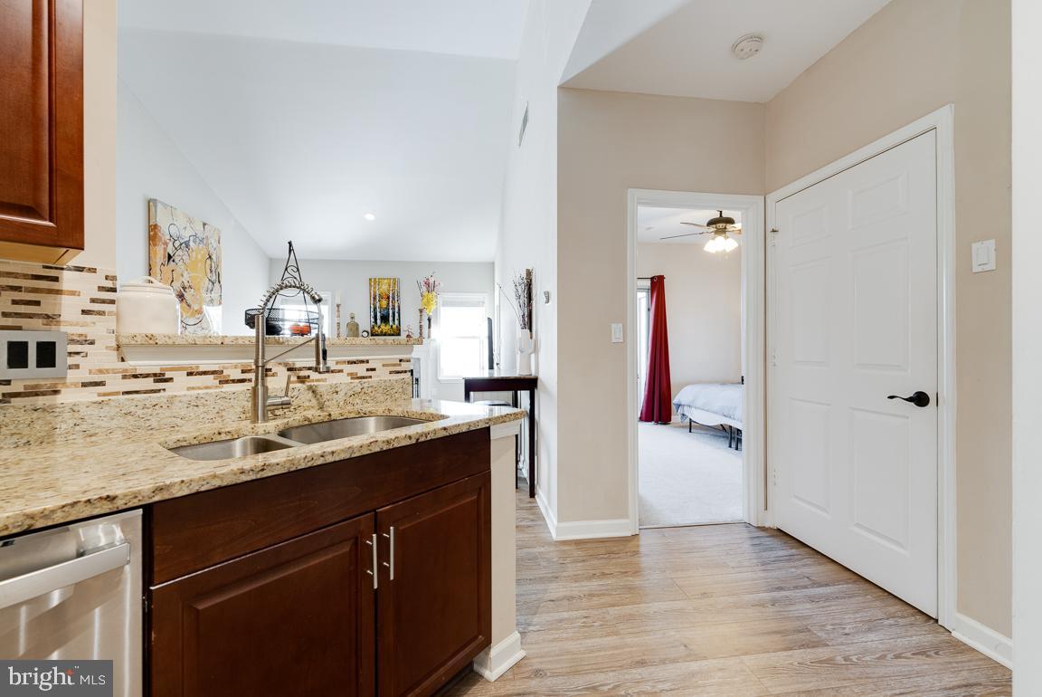 STONECROFT CONDO - Residential