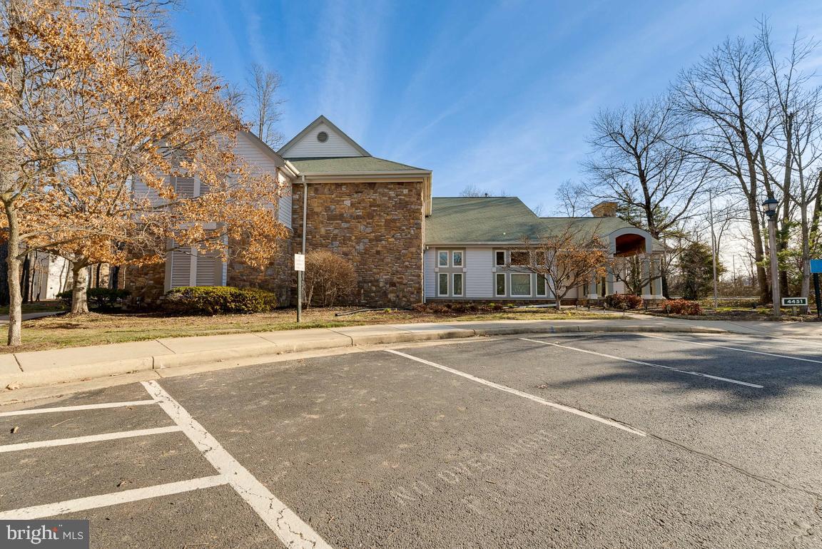 STONECROFT CONDO - Residential