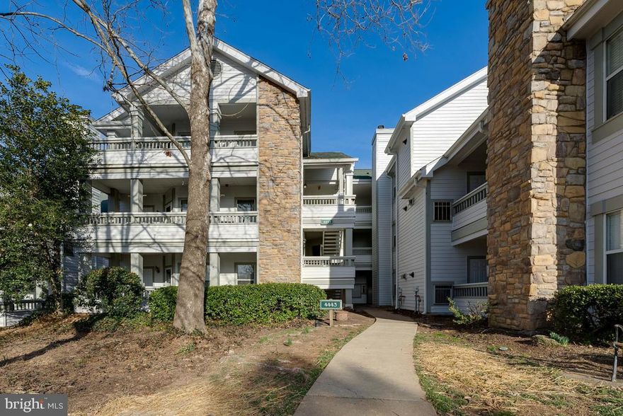 Fantastic Home in the Heart of Fairfax!

Discover this gorgeous condo at 4443 Fair Oaks Dr #305 in Fairfax VA. Imagine waking up each morning to beautiful tree-top views from your updated kitchen featuring granite countertops, stainless steel appliances, and glass tile backsplash. The luxury vinyl flooring (end 2022) and tastefully updated bath are sure to impress. Fresh paint, newer AC (2020)  and hot water heater,(2022)  and a top floor unit with vaulted ceilings complete the picture. Enjoy outdoor living on your balcony with extra storage.

Take advantage of the abundant community amenities including a pool, exercise room, clubhouse, racquetball court, and picnic areas. Conveniently located near Fair Lakes shopping center walkable  and with easy access to I66, 50, and 29, this home has it all! Don't miss out on this fantastic opportunity, call today to schedule a viewing.
