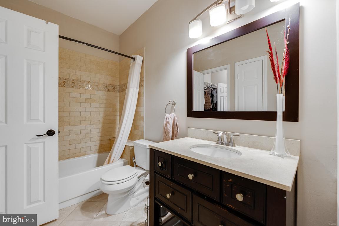 STONECROFT CONDO - Residential