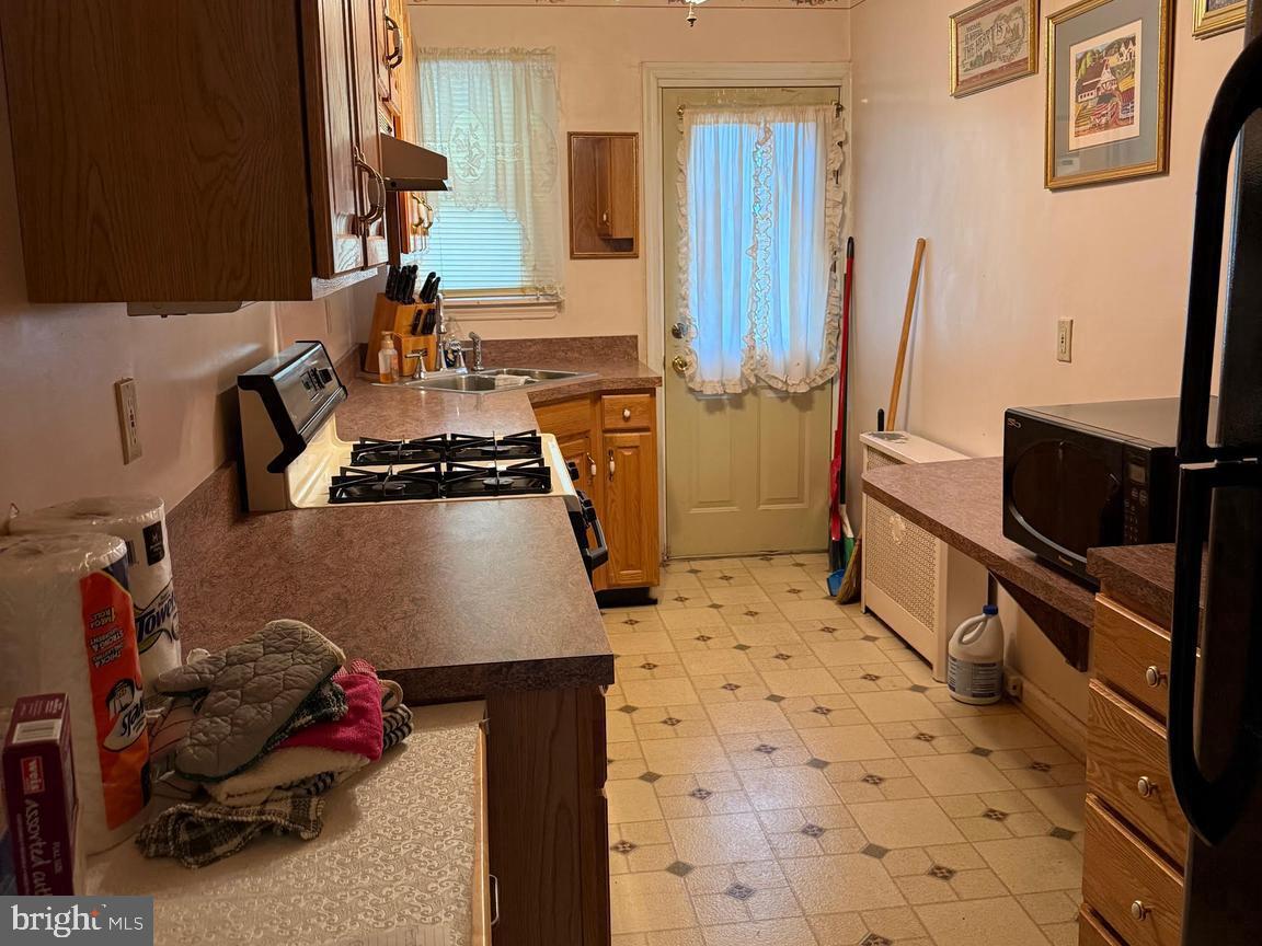 3304 W GARRISON AVENUE