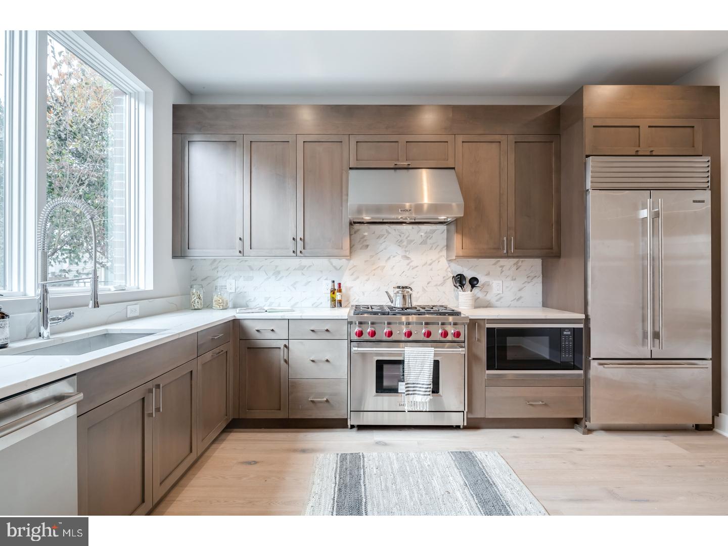 LOGAN SQUARE - Residential