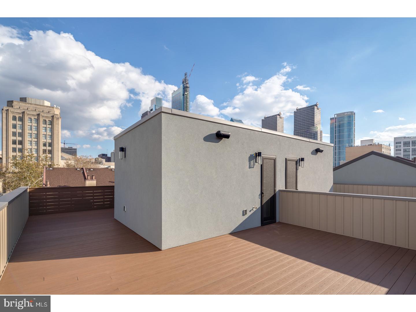 LOGAN SQUARE - Residential