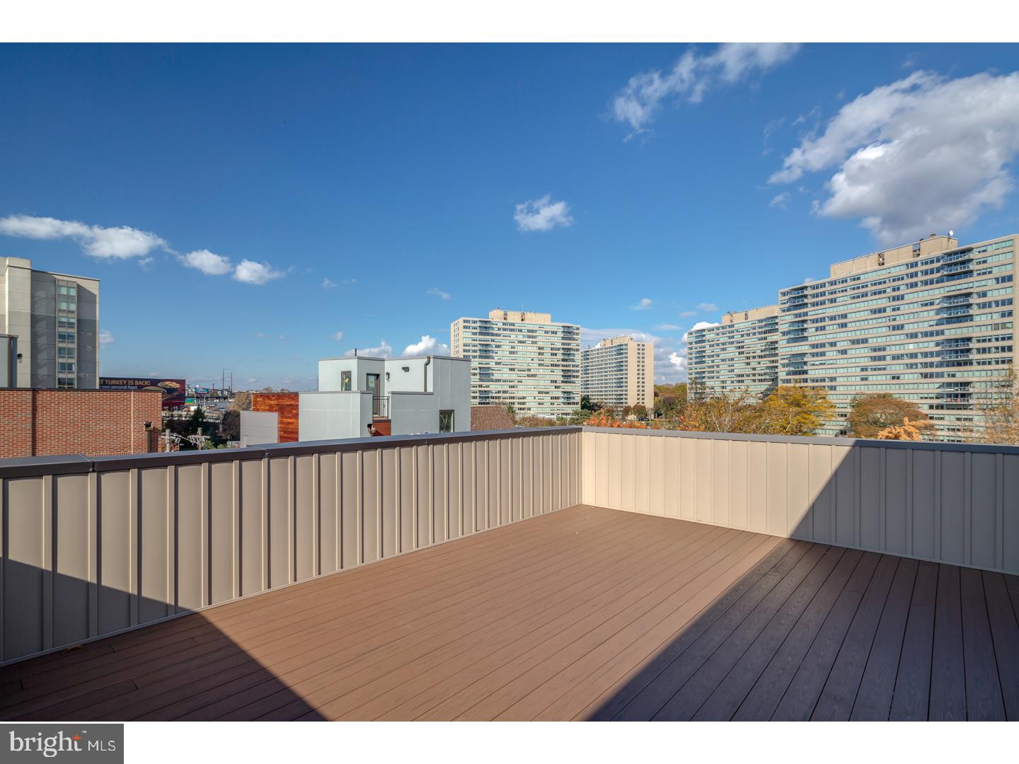 LOGAN SQUARE - Residential