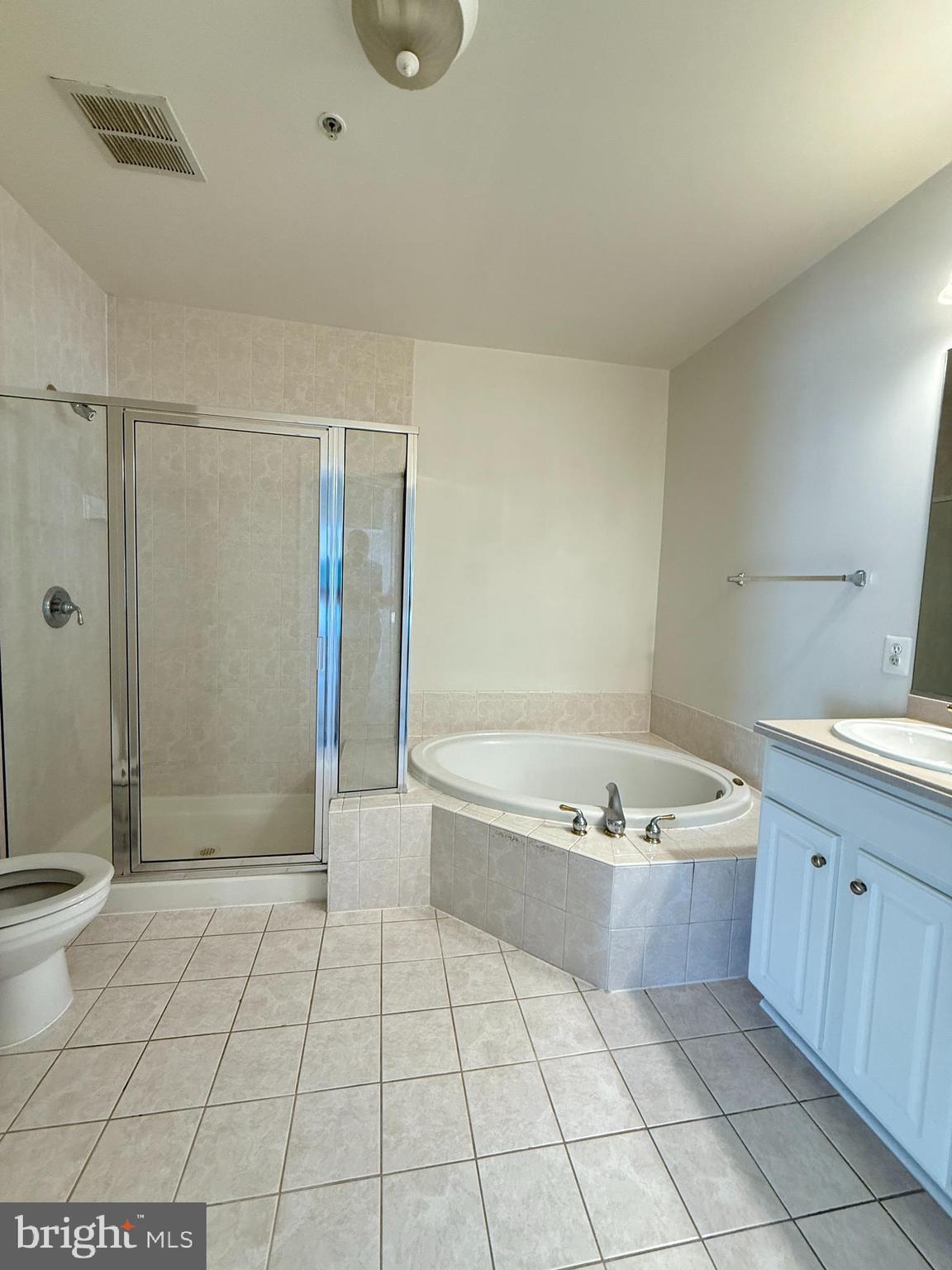 KING FARM VILLAGE - Residential Lease