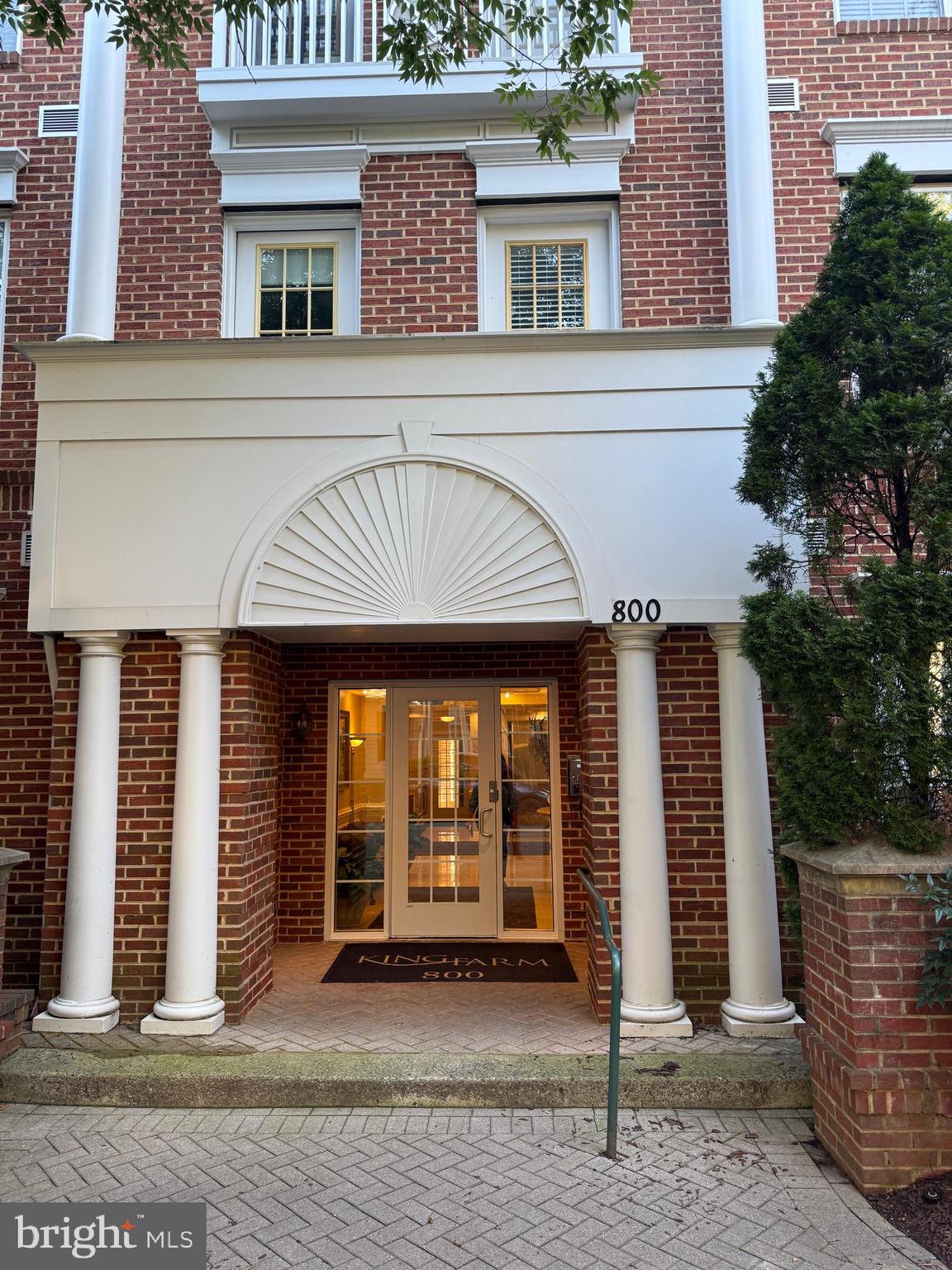 KING FARM VILLAGE - Residential Lease