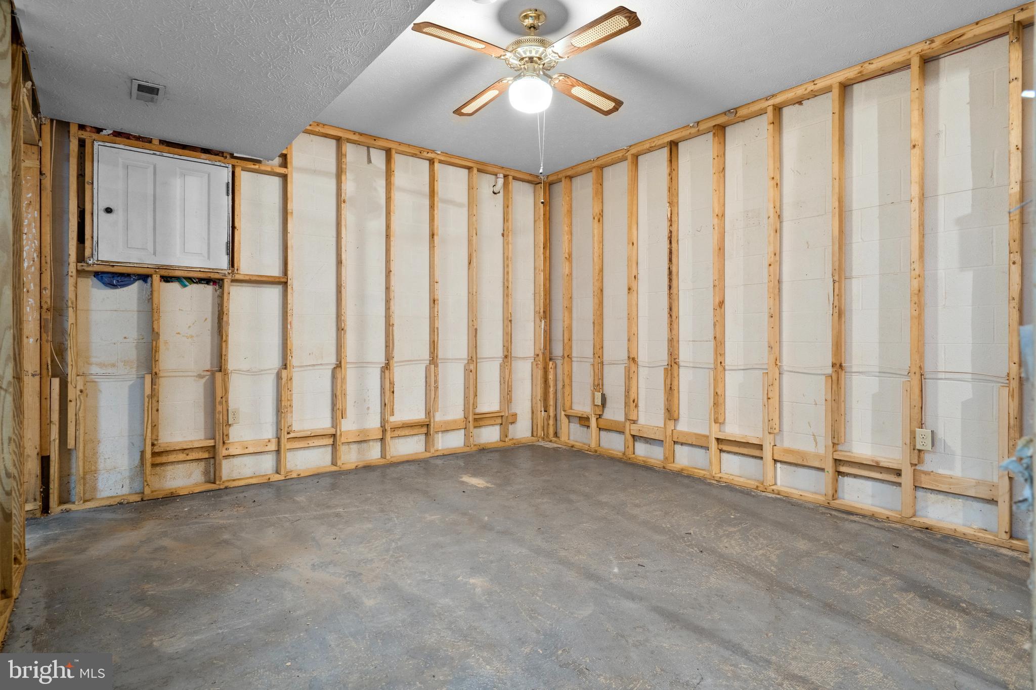 PENDLETON ESTATES - Residential