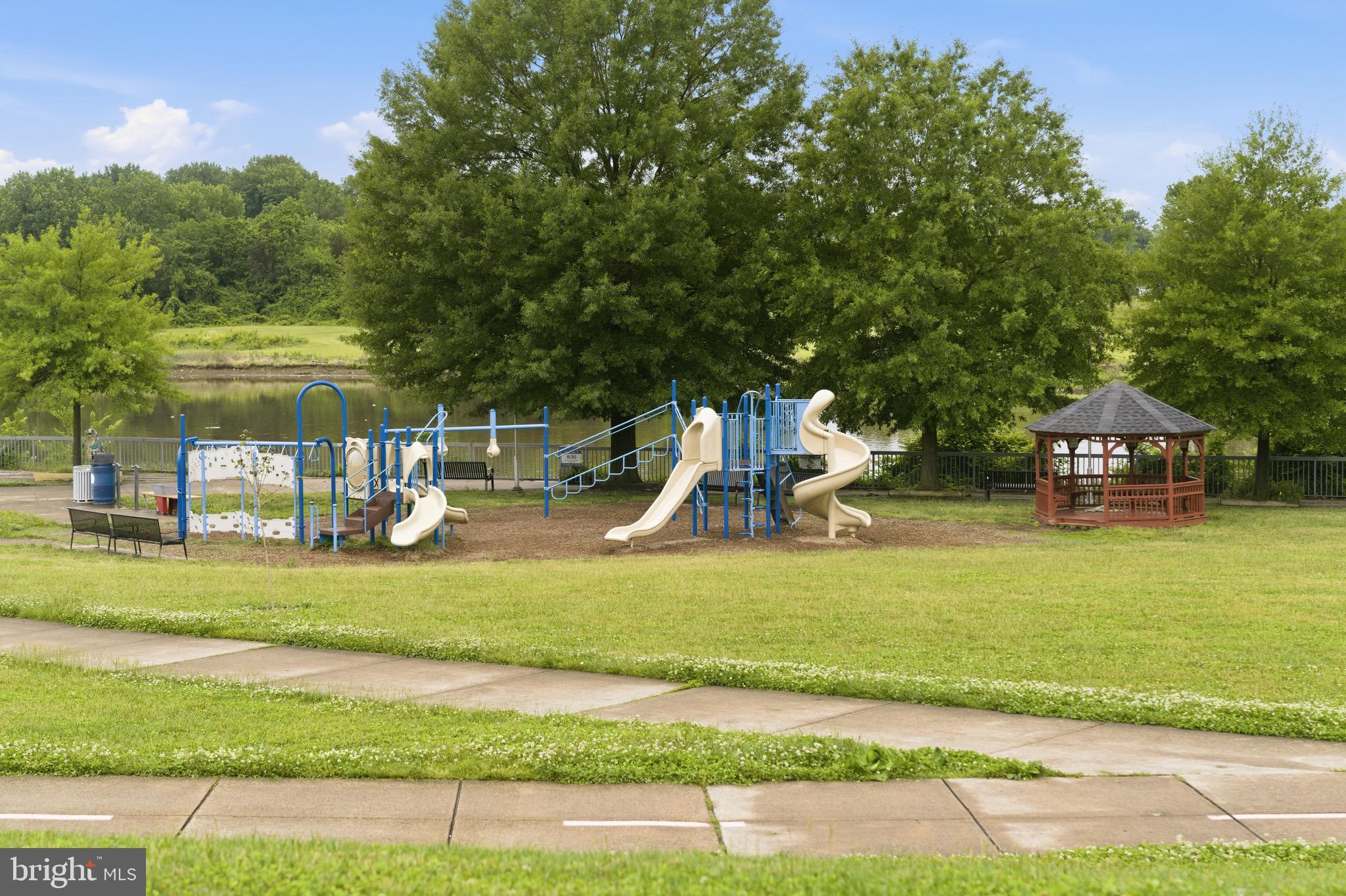 WOODLAWN - Residential