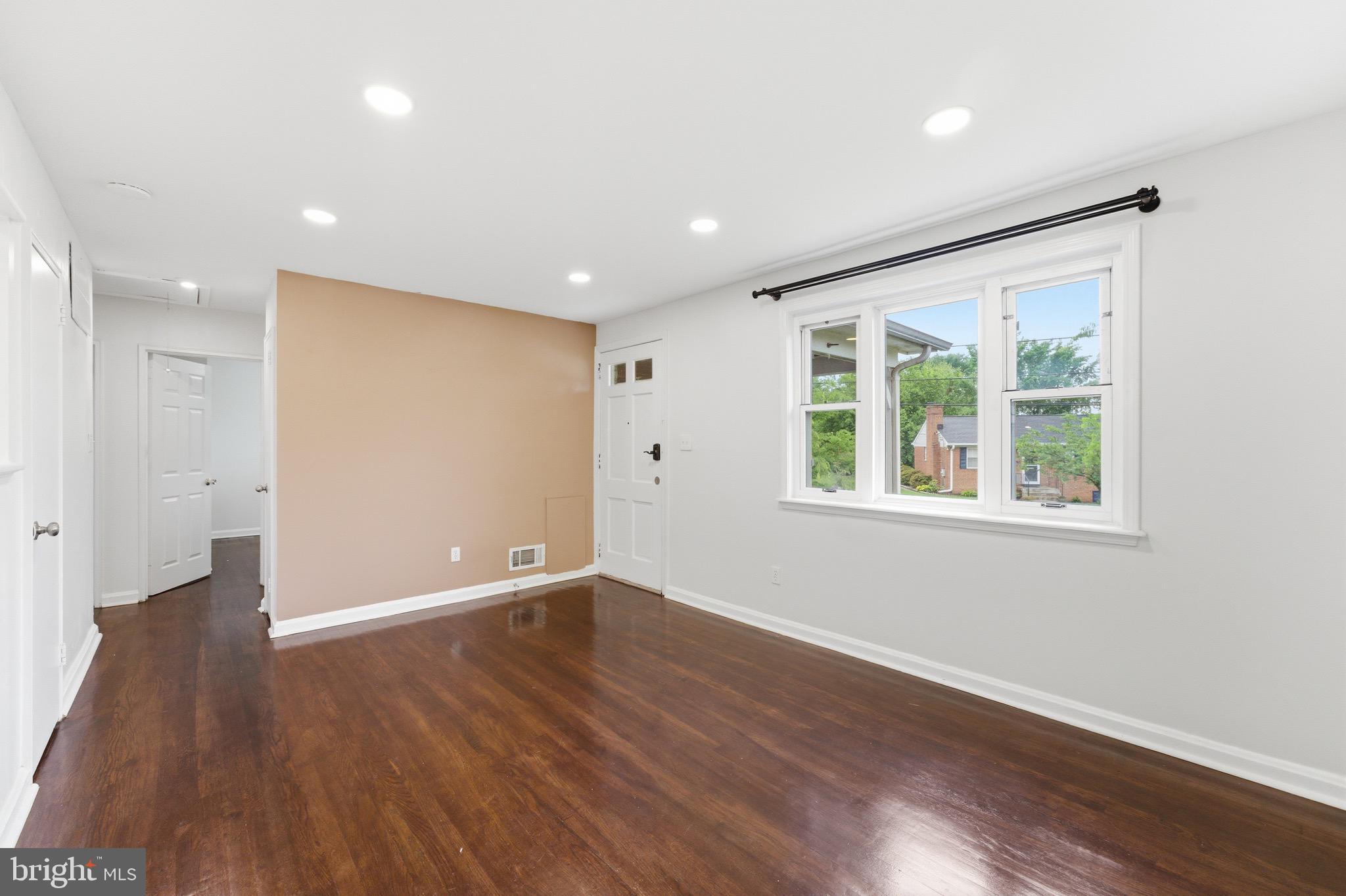 WOODLAWN - Residential