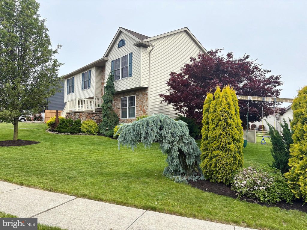 Photo of 21 Georgie Lane, RICHLAND, PA 17087 (MLS # PALN2020550)