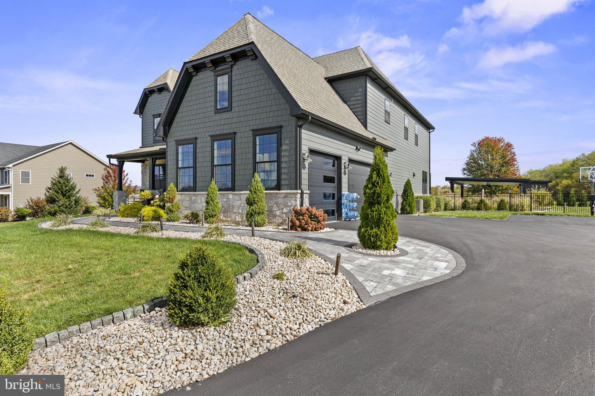 FREEDOM COURT - Residential