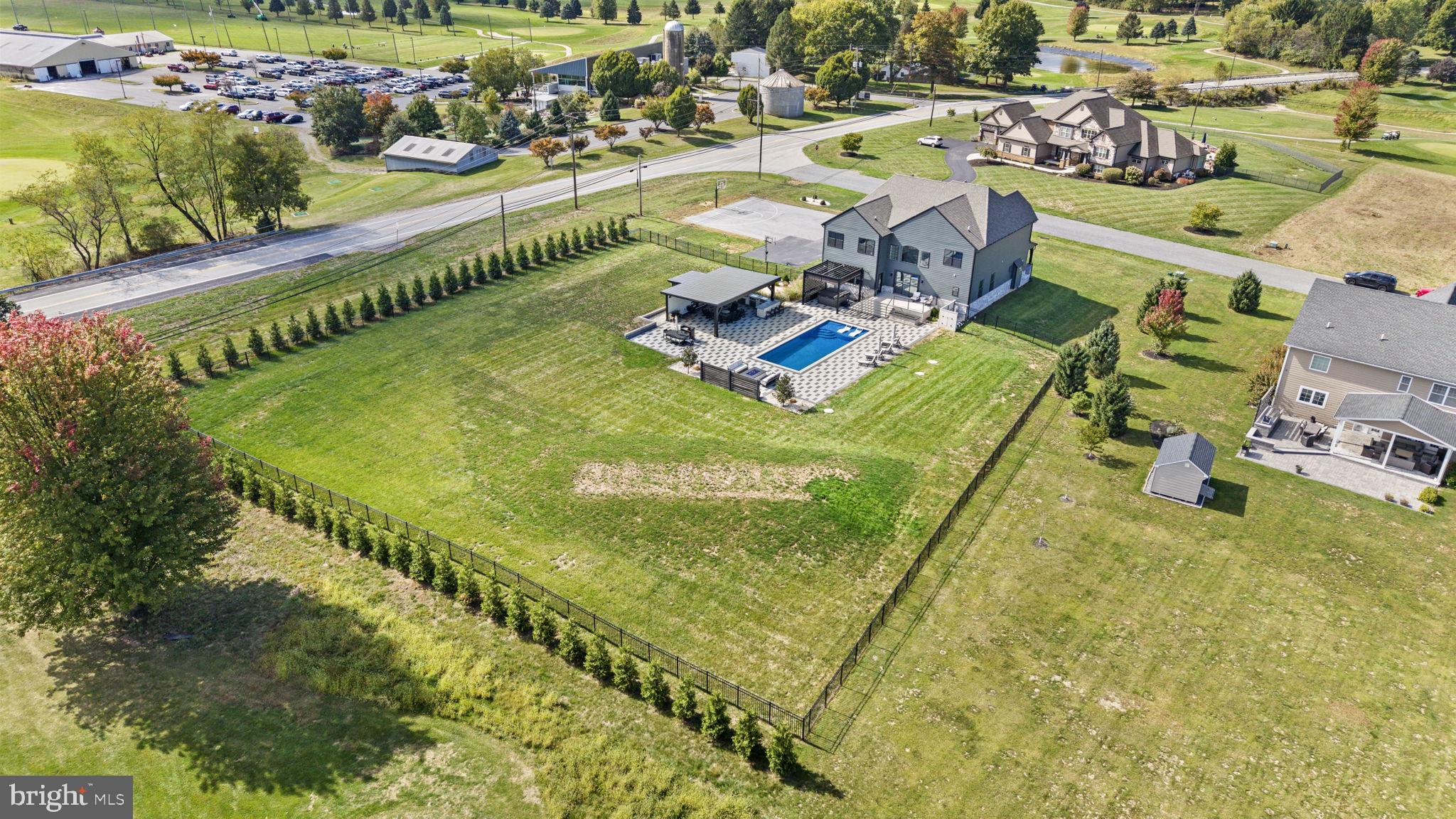 FREEDOM COURT - Residential