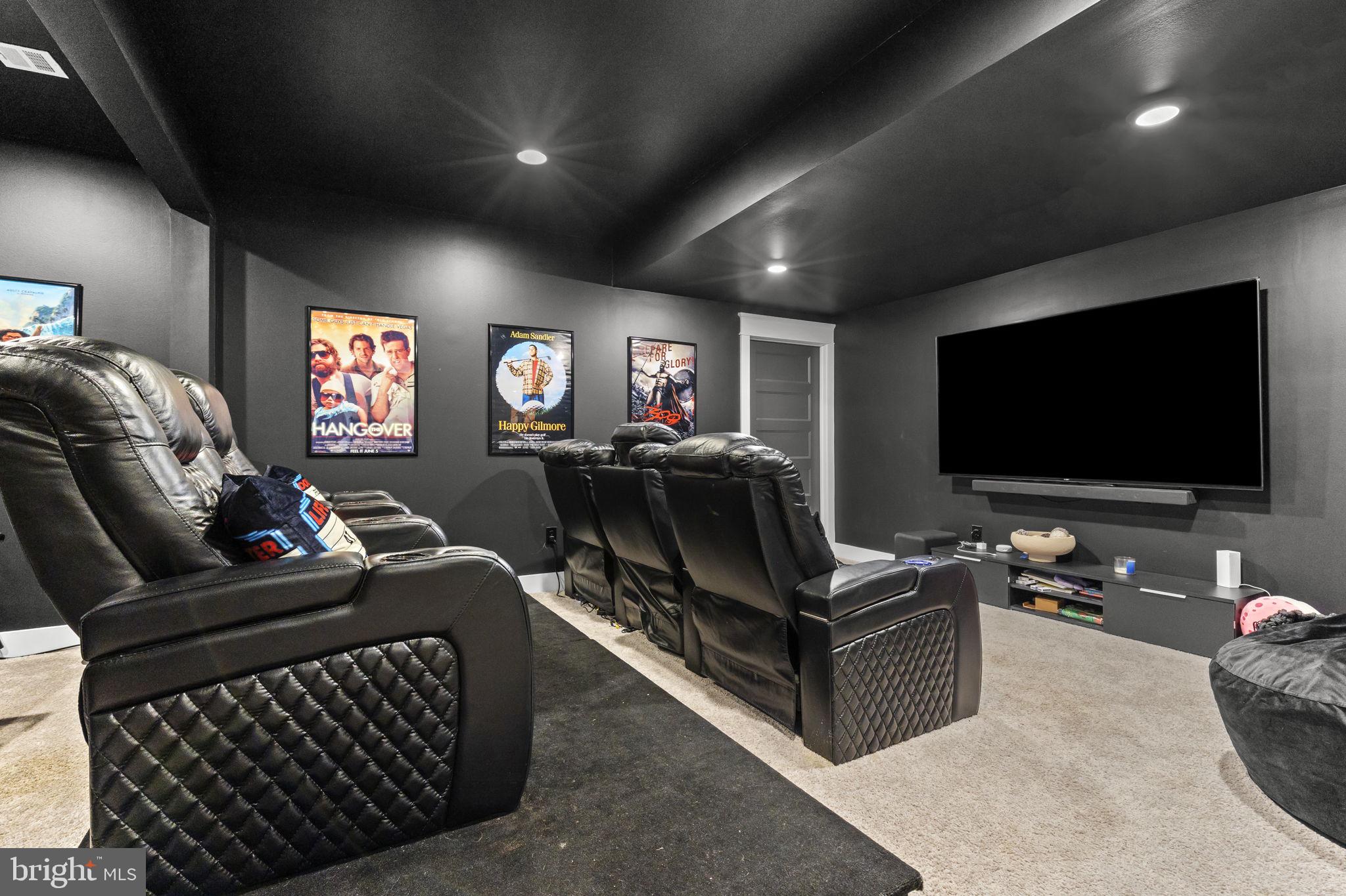 FREEDOM COURT - Residential