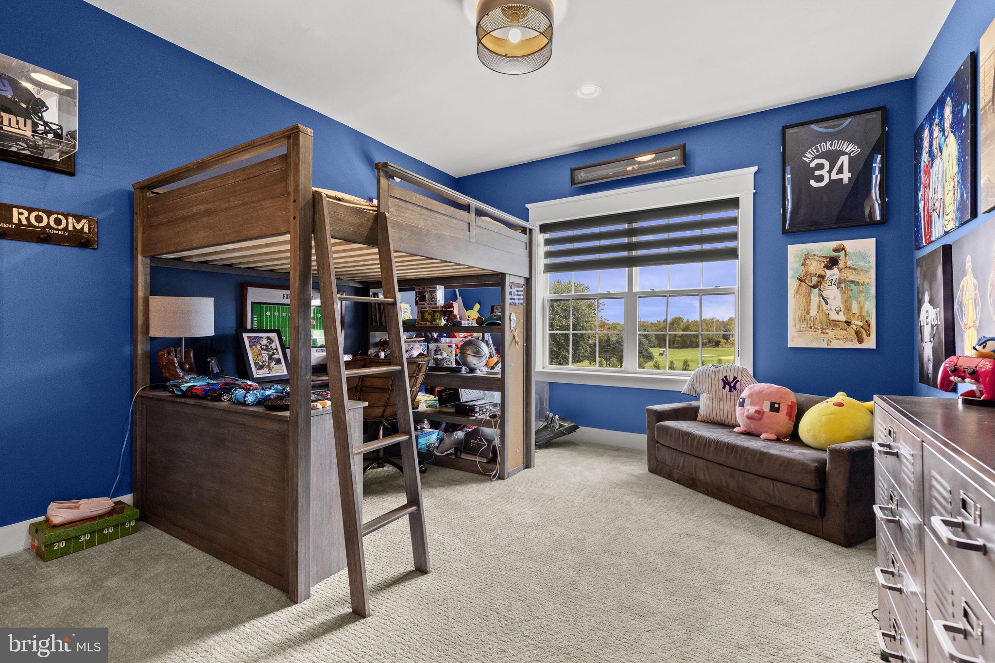 FREEDOM COURT - Residential