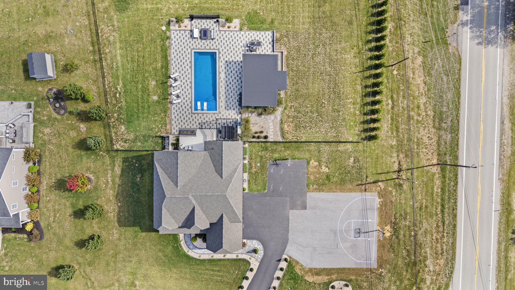 FREEDOM COURT - Residential