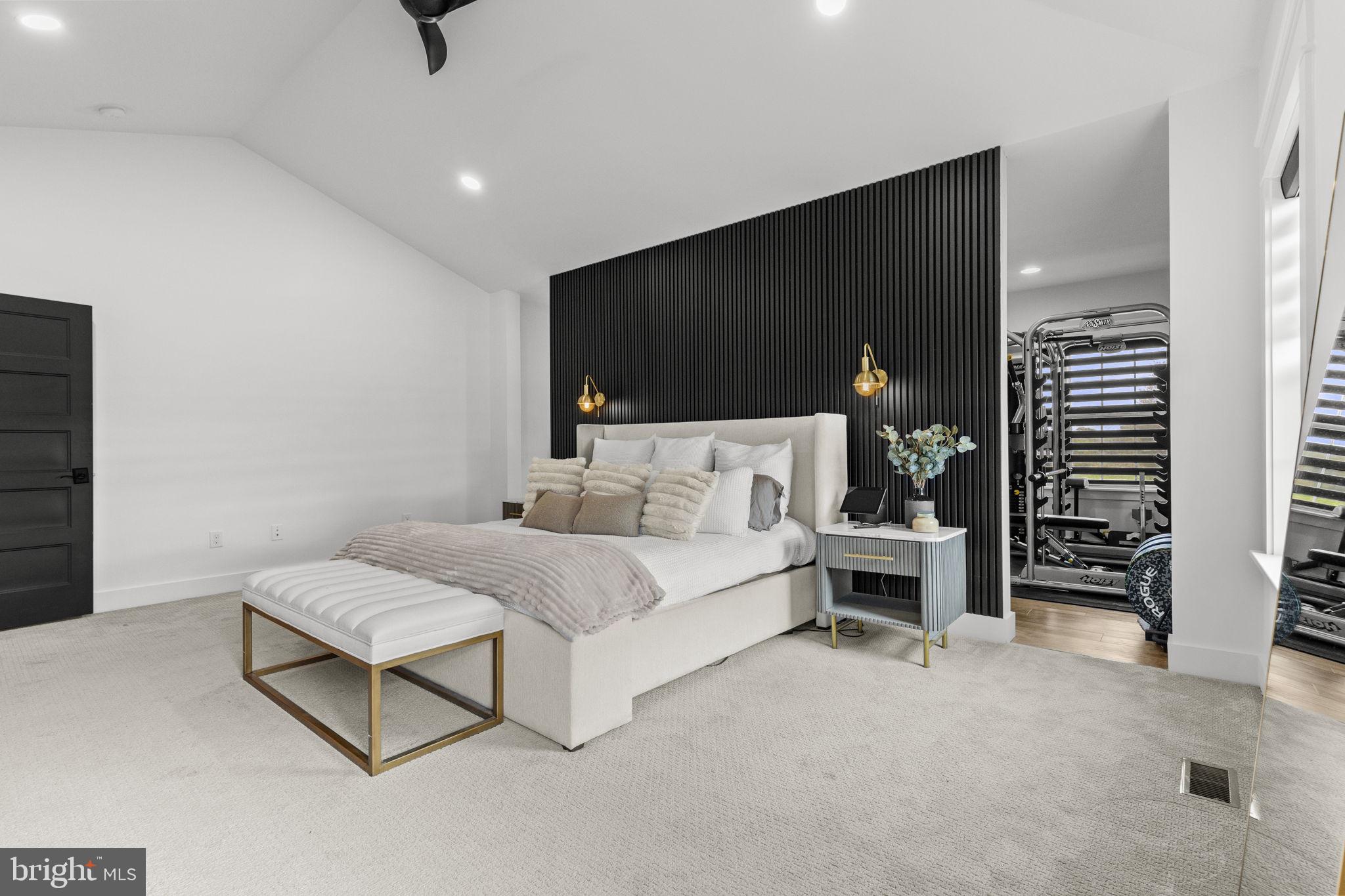 FREEDOM COURT - Residential