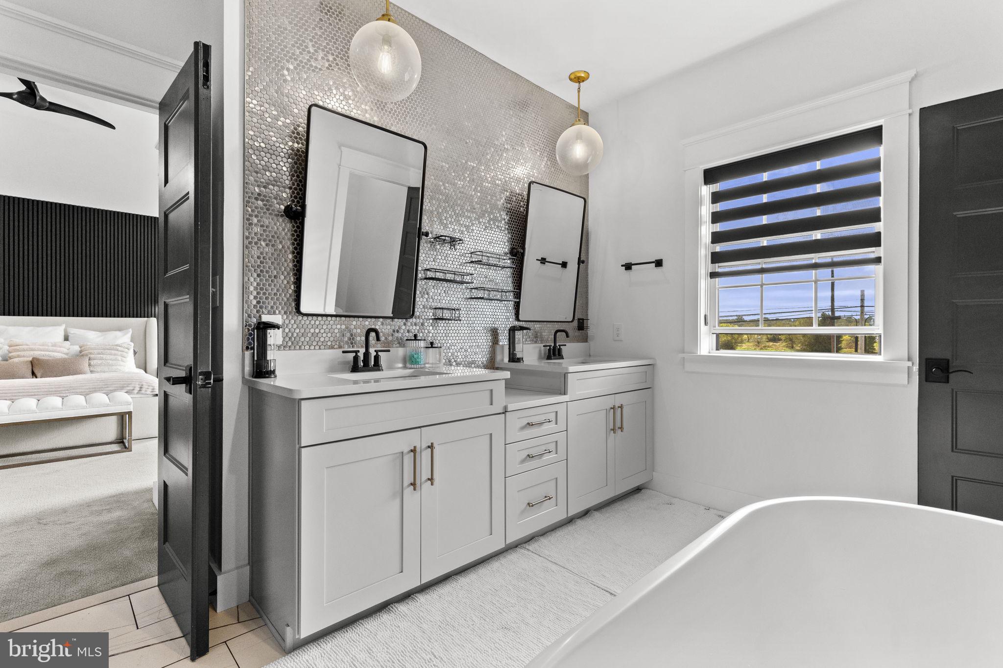 FREEDOM COURT - Residential