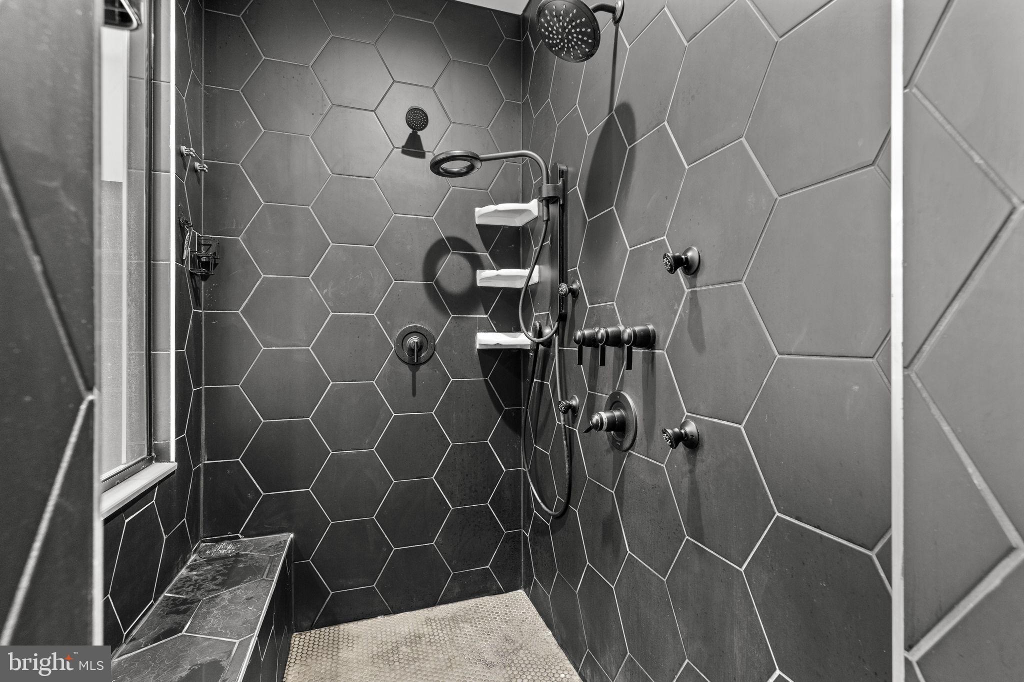 FREEDOM COURT - Residential